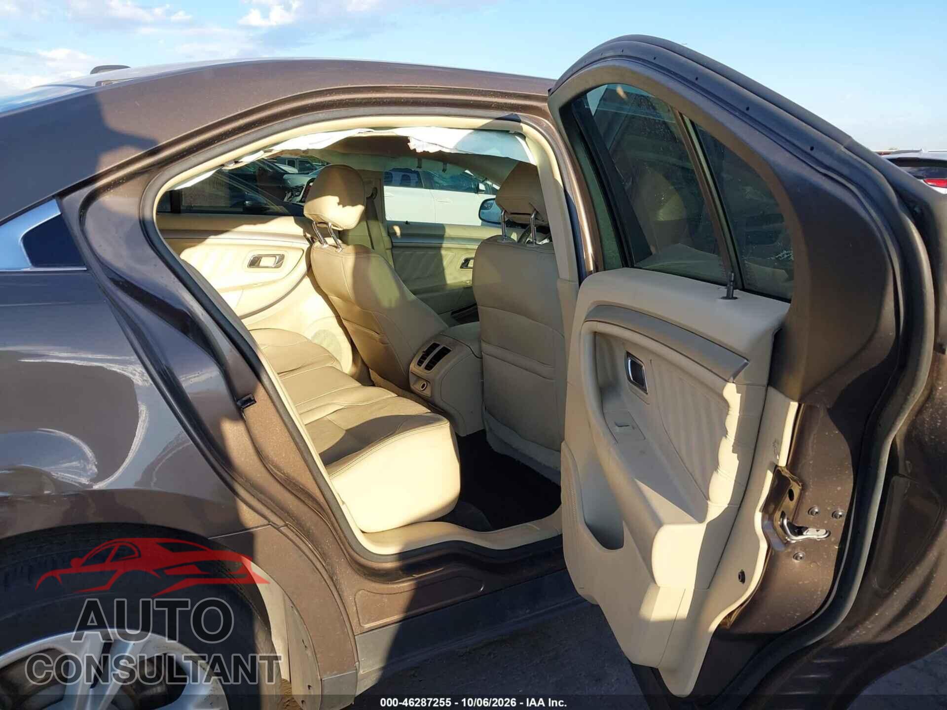 FORD TAURUS 2015 - 1FAHP2E98FG157038