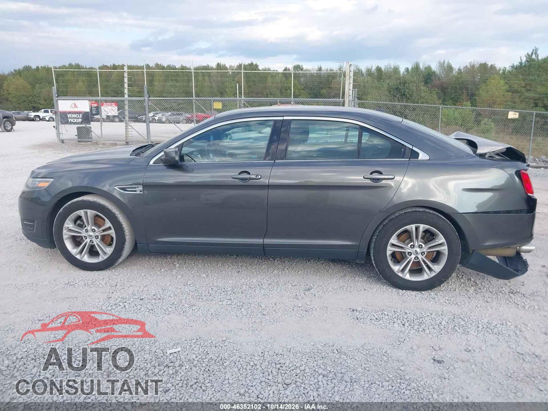 FORD TAURUS 2017 - 1FAHP2E83HG105391