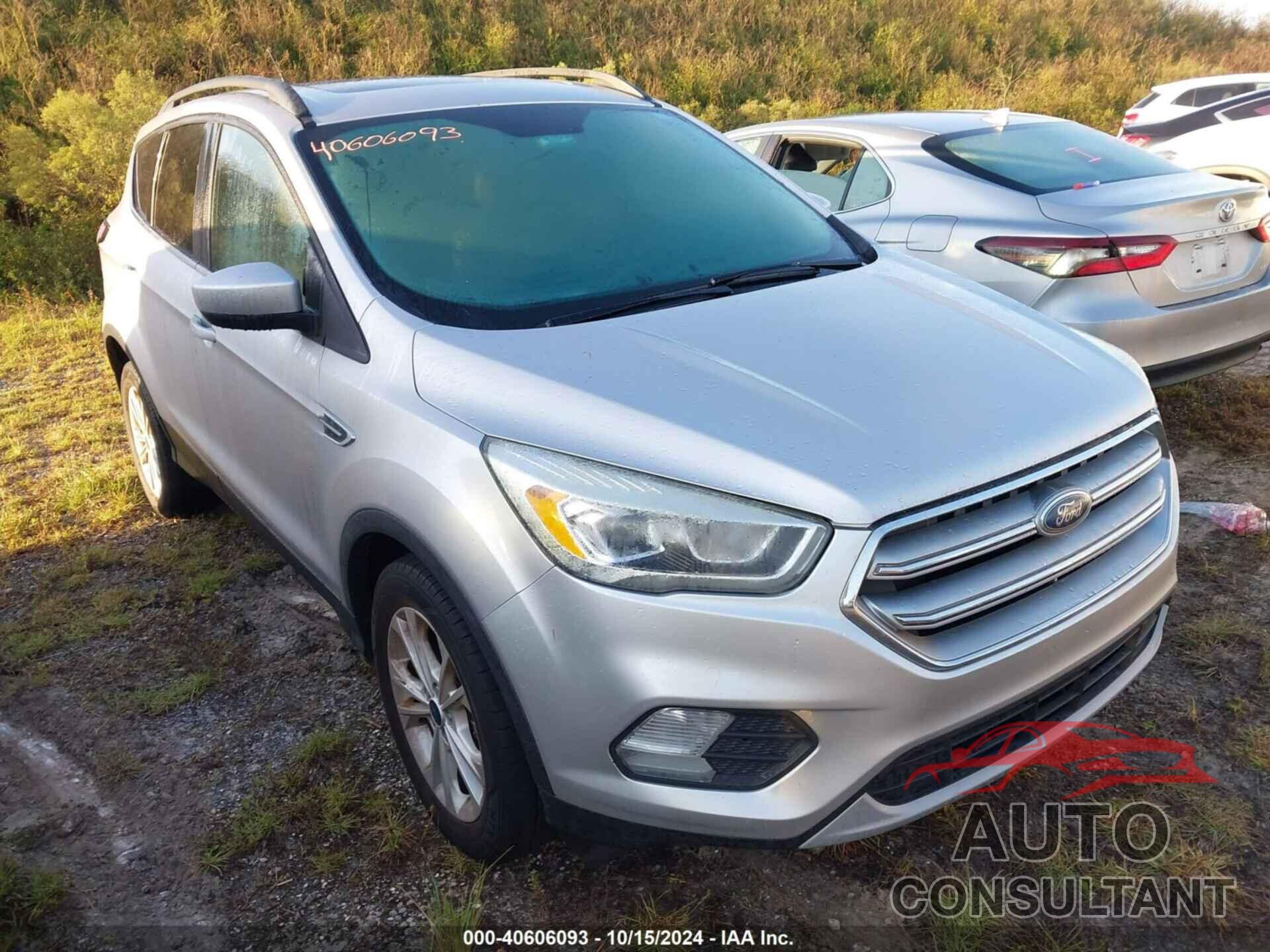 FORD ESCAPE 2017 - 1FMCU0G91HUA30047