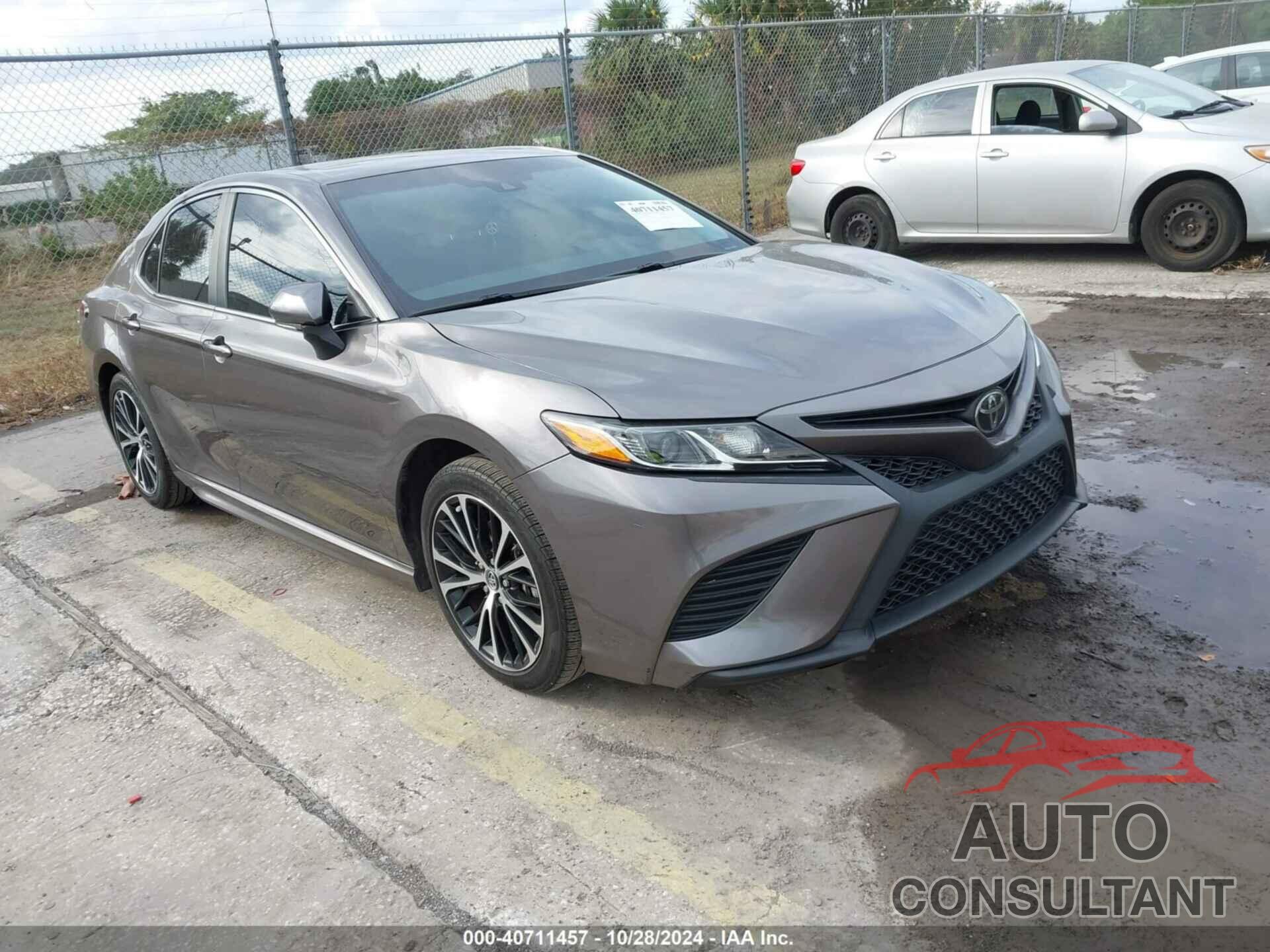 TOYOTA CAMRY 2018 - 4T1B11HK2JU654179