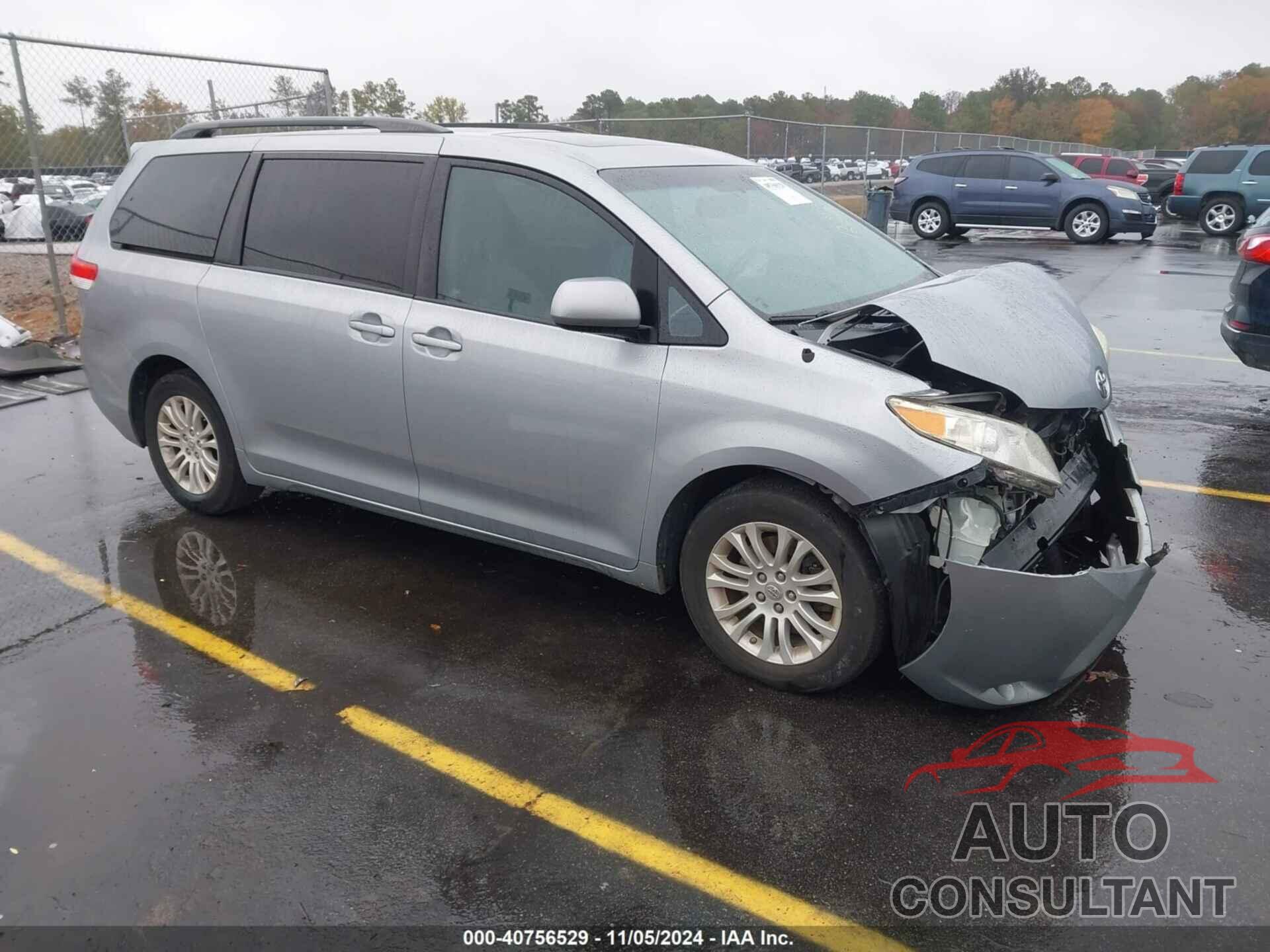 TOYOTA SIENNA 2011 - 5TDYK3DC8BS106523