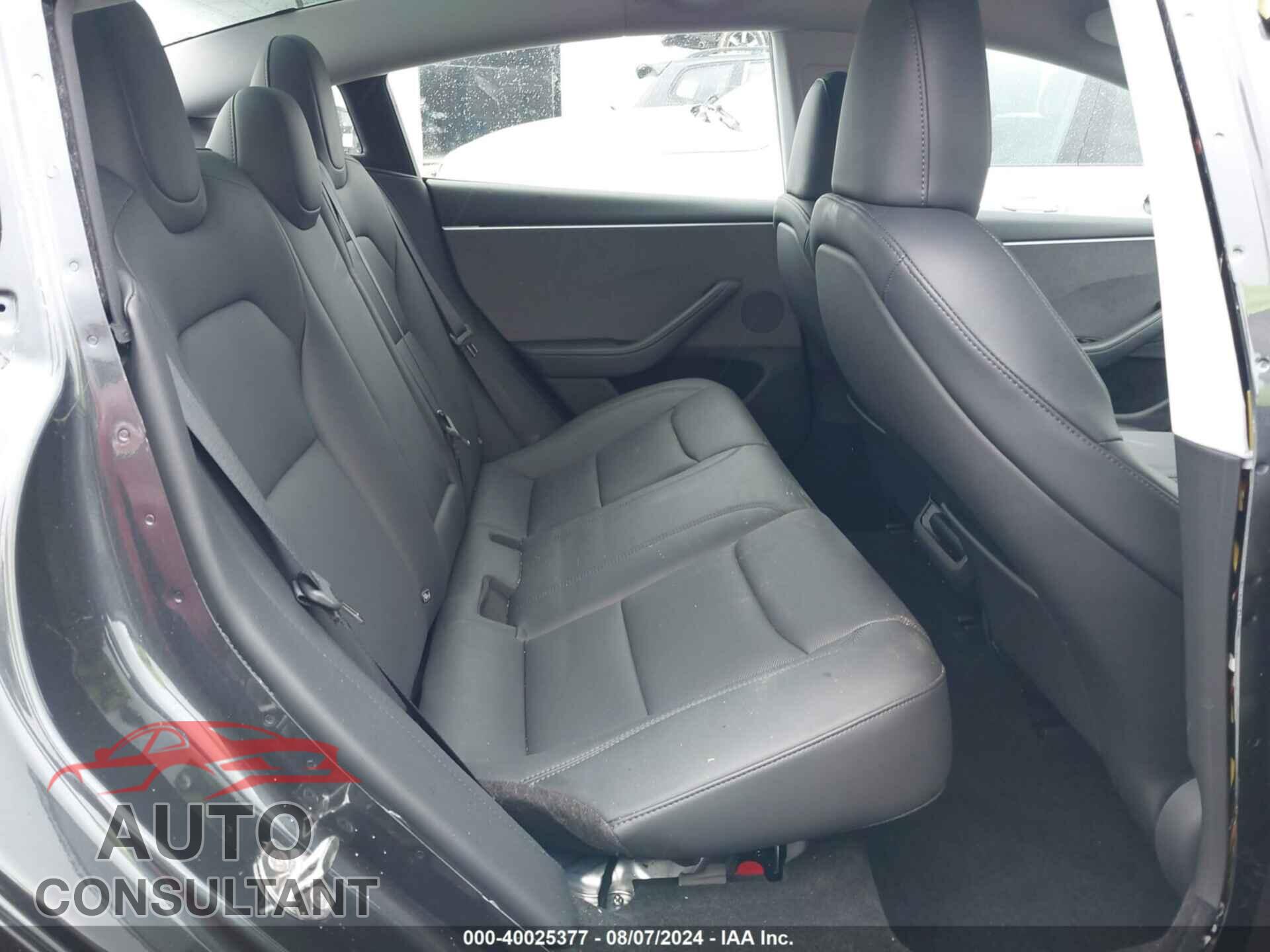 TESLA MODEL 3 2024 - 5YJ3E1EA3RF734779
