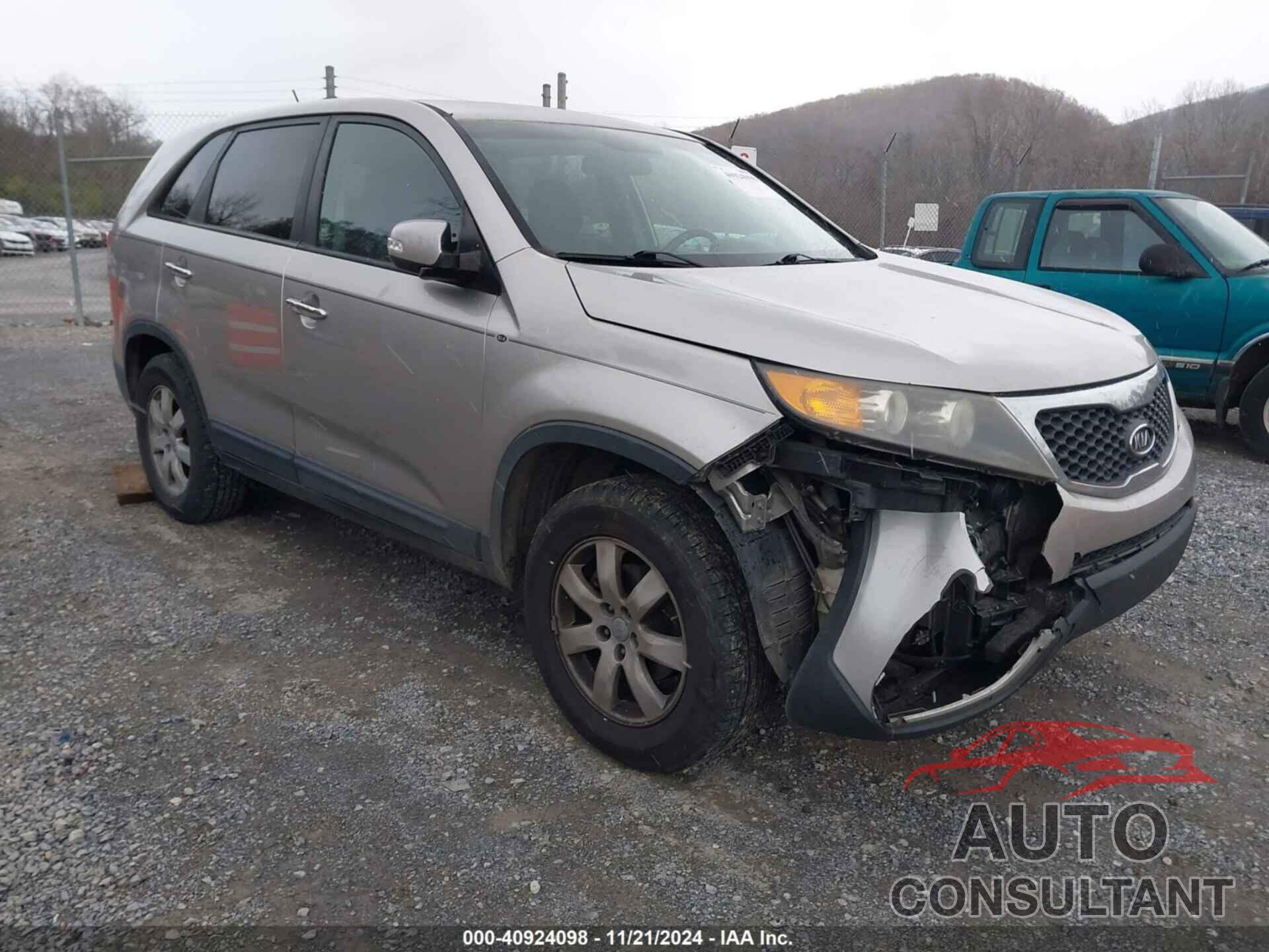 KIA SORENTO 2013 - 5XYKT4A12DG328647