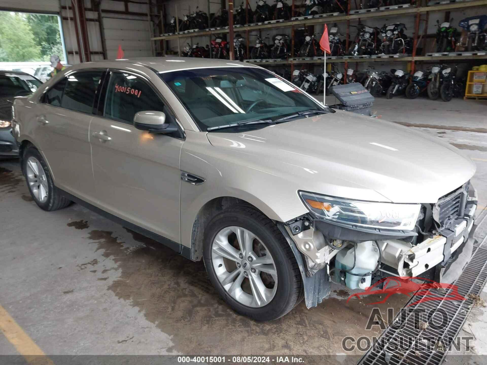 FORD TAURUS 2018 - 1FAHP2E88JG103965