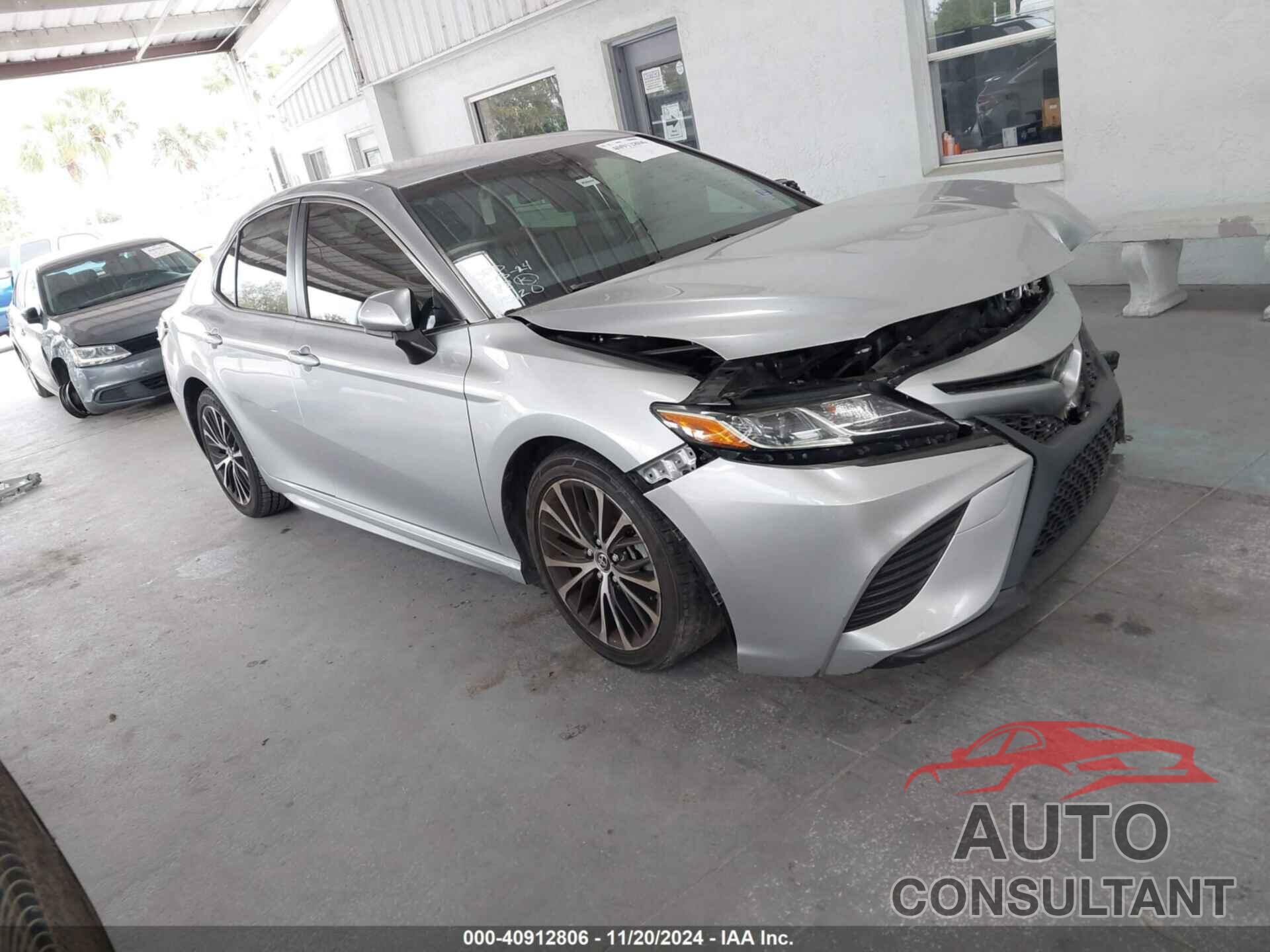 TOYOTA CAMRY 2018 - JTNB11HKXJ3028465