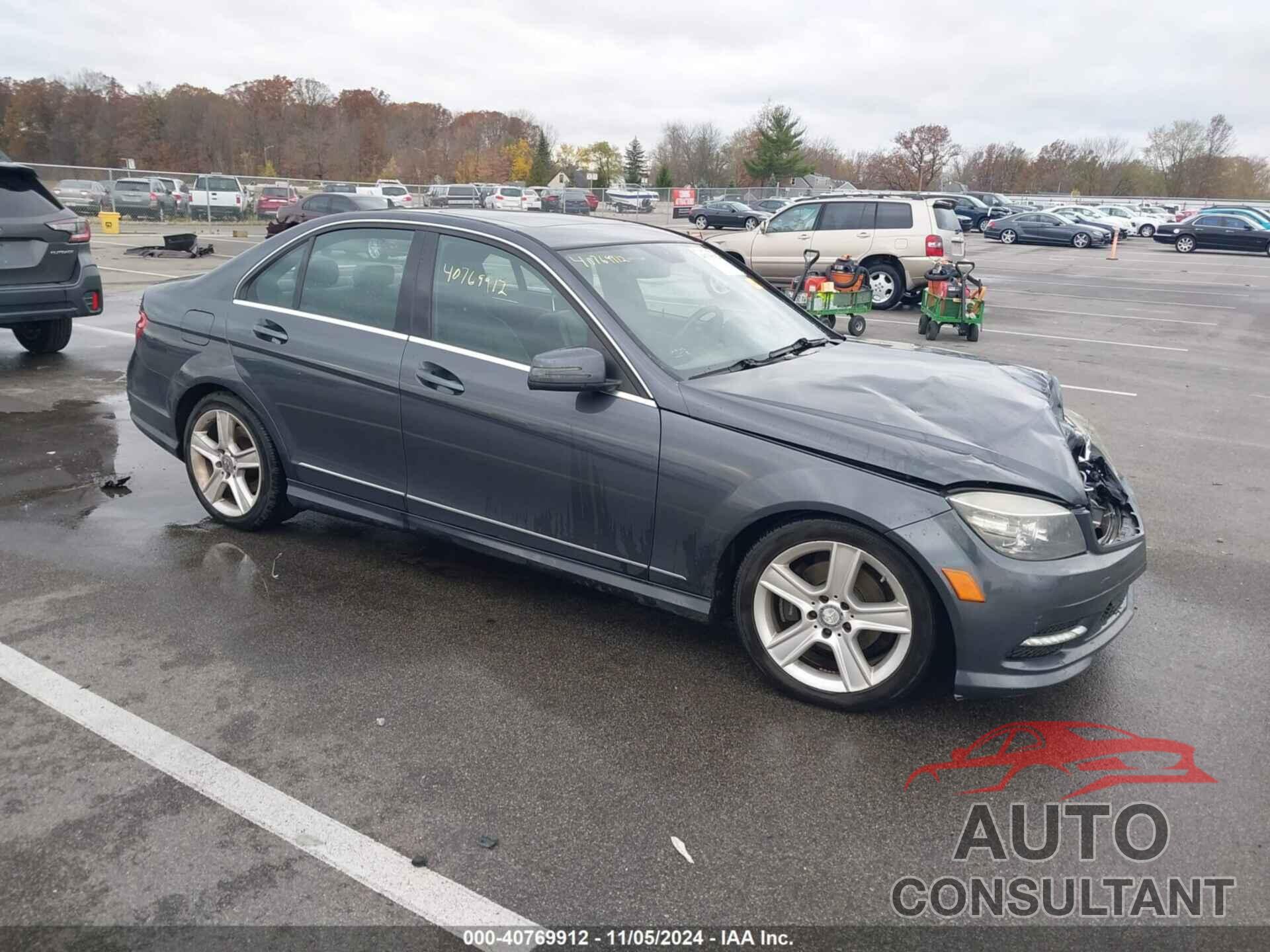 MERCEDES-BENZ C 300 2011 - WDDGF8BB3BR143622