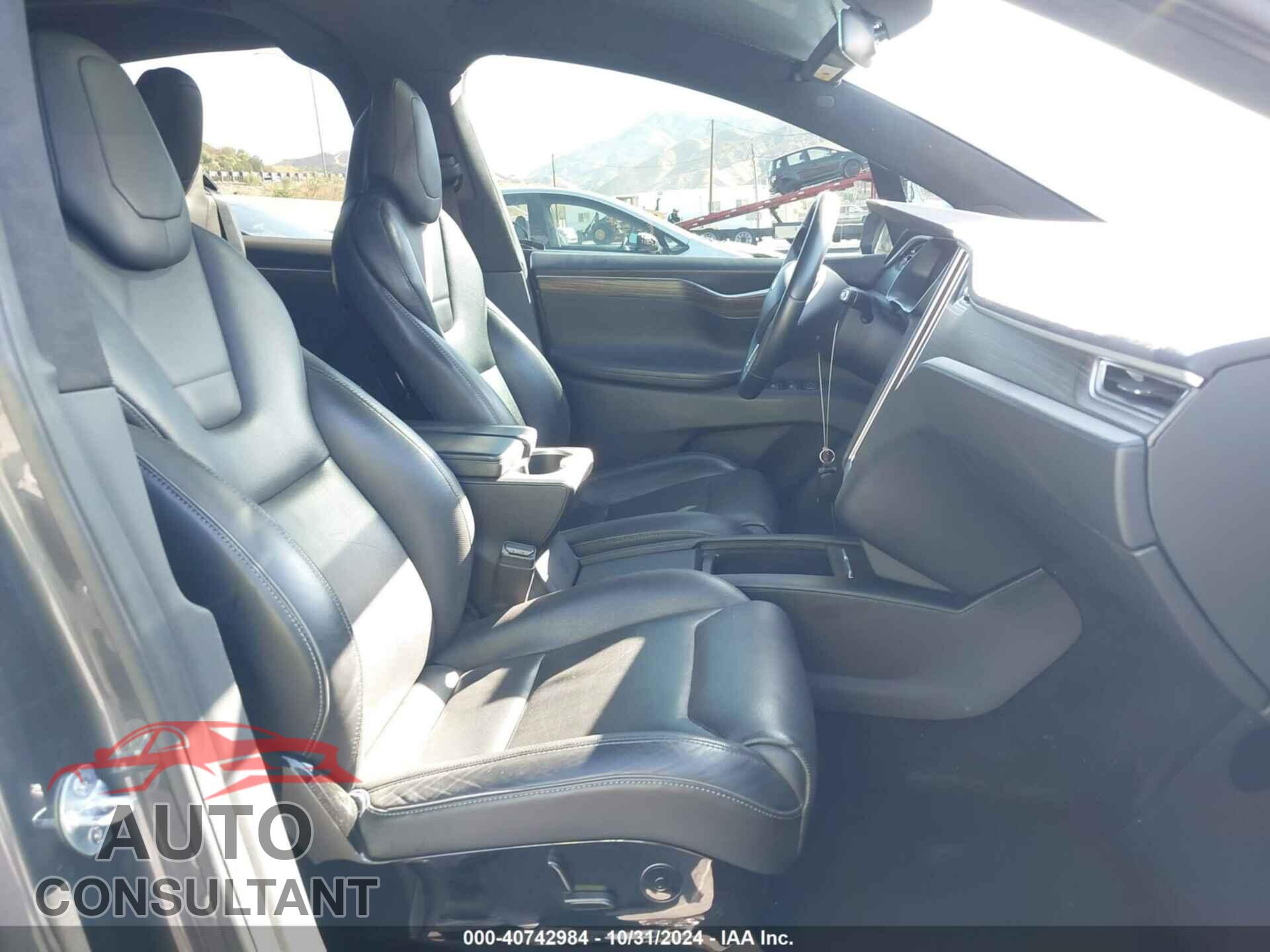 TESLA MODEL X 2016 - 5YJXCAE2XGF001562