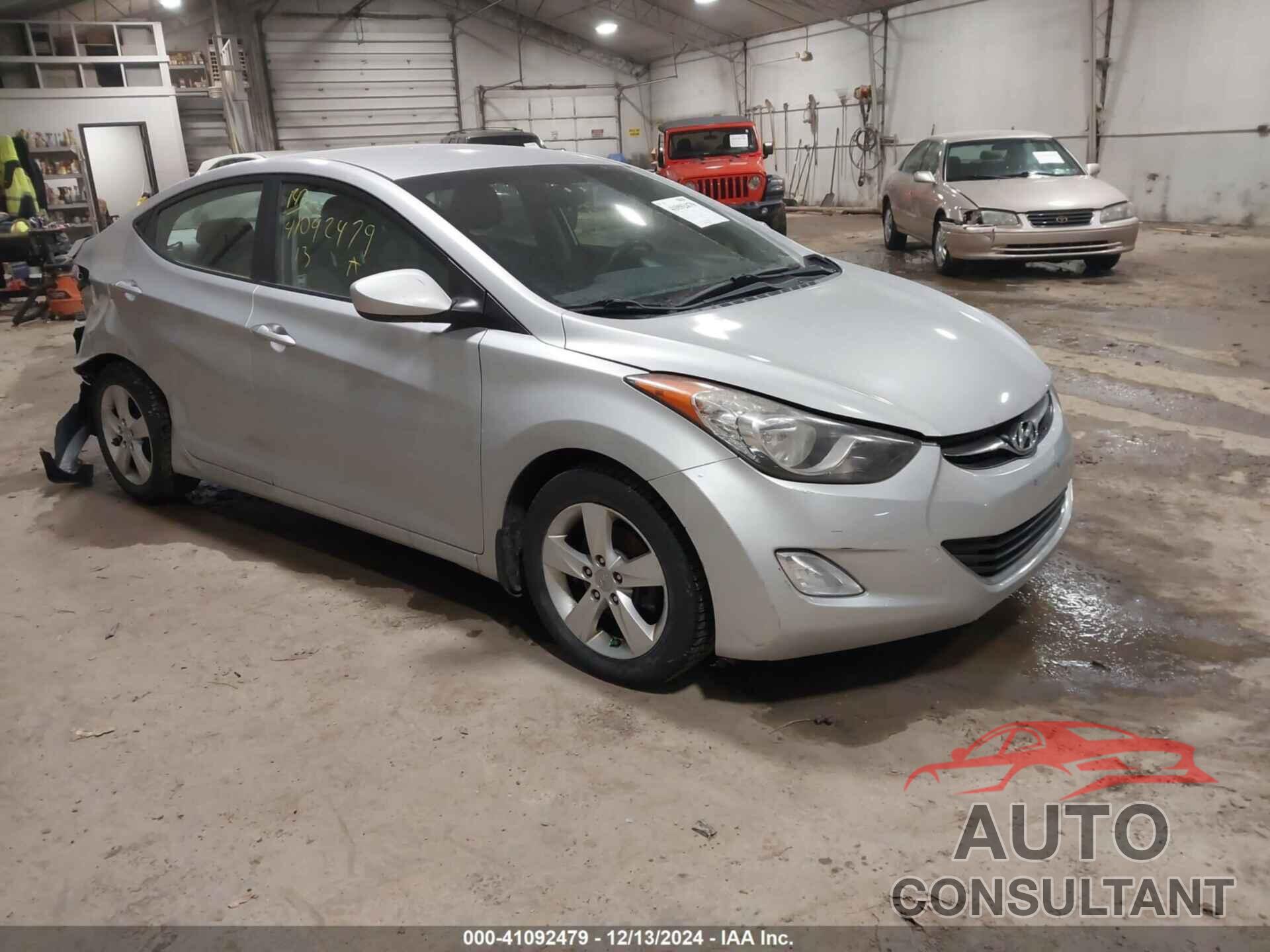 HYUNDAI ELANTRA 2013 - KMHDH4AE3DU962590