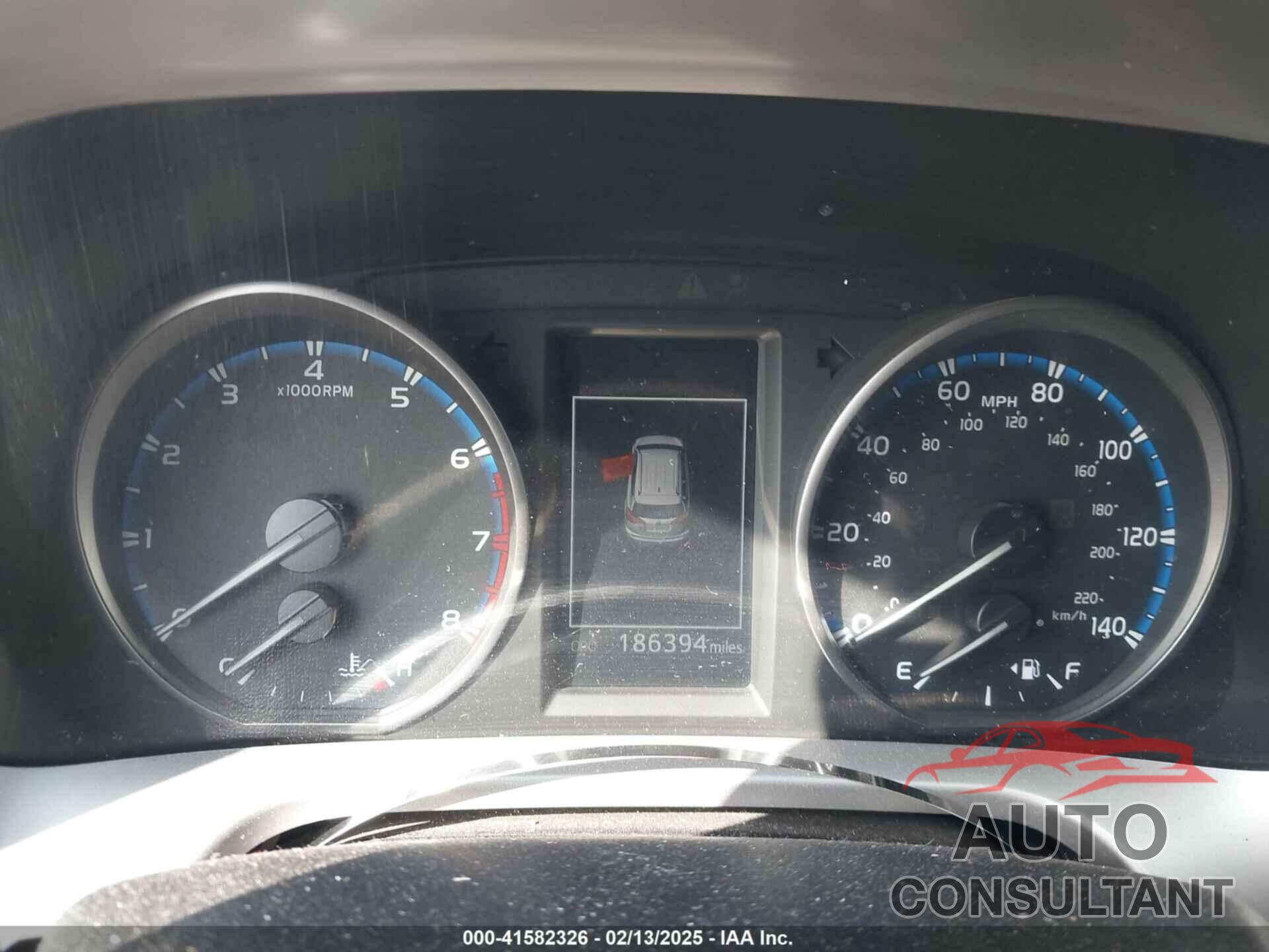 TOYOTA RAV4 2017 - JTMZFREV4HJ113745