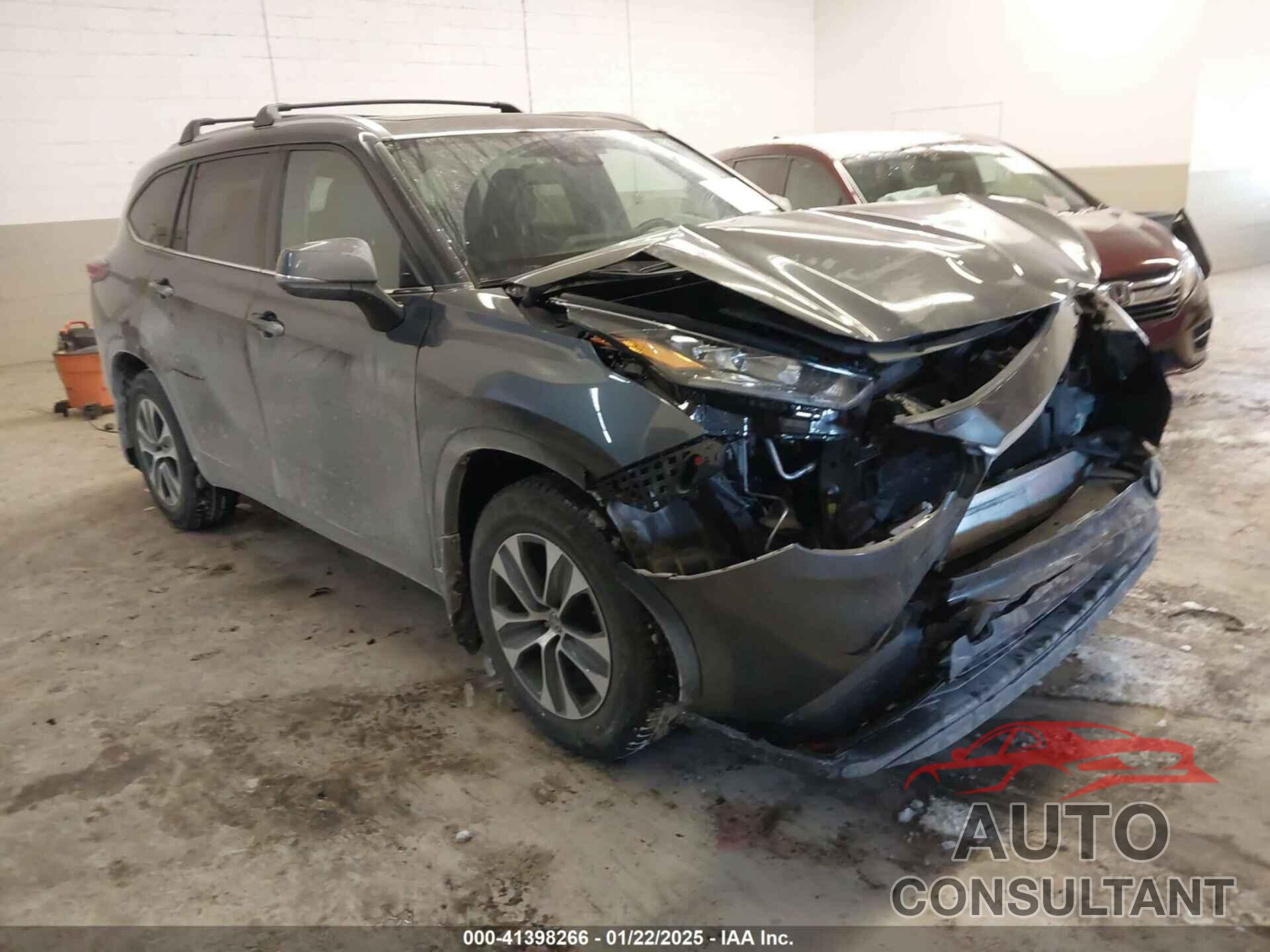 TOYOTA HIGHLANDER 2020 - 5TDHZRBH8LS004783