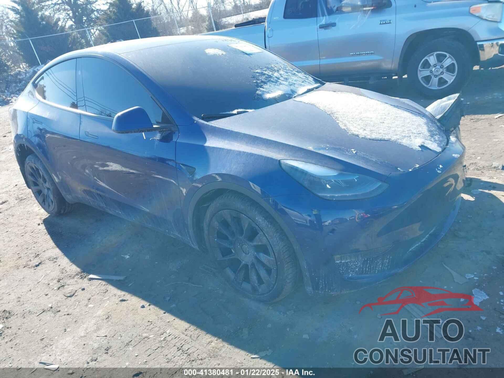 TESLA MODEL Y 2024 - 7SAYGDEE5RA252075