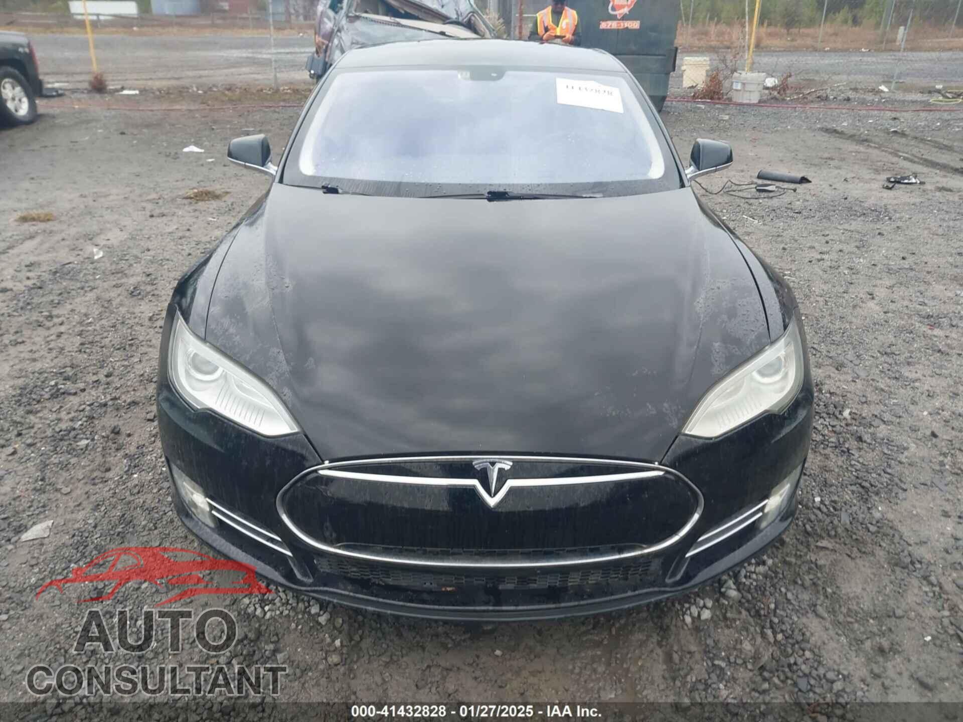 TESLA MODEL S 2013 - 5YJSA1DPXDFP10081