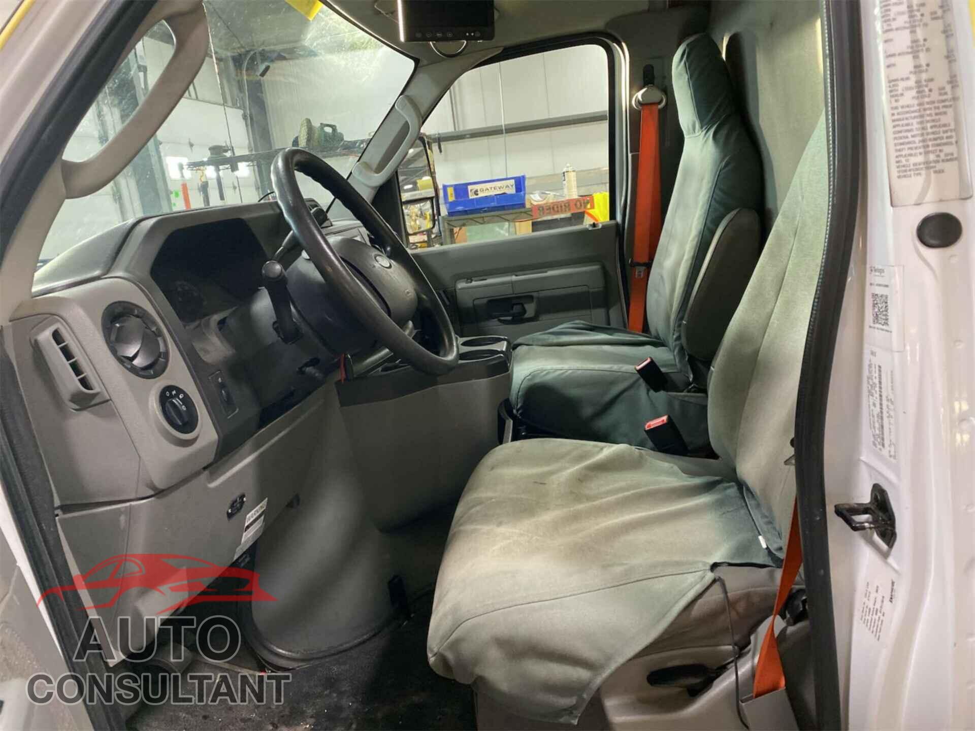 FORD ECONOLINE 2019 - 1FDXE4FS3KDC19364