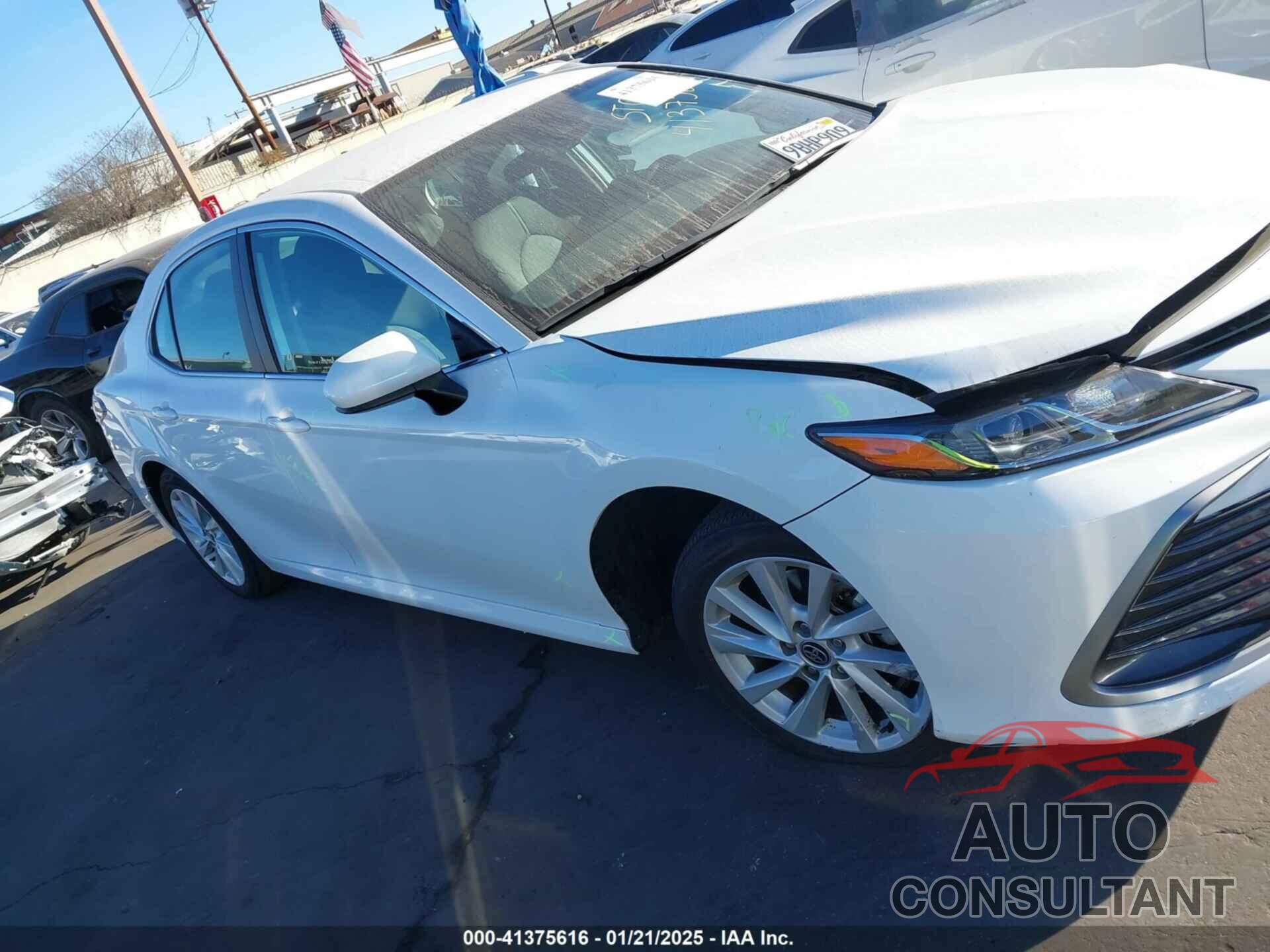 TOYOTA CAMRY 2022 - 4T1C11AK8NU689023