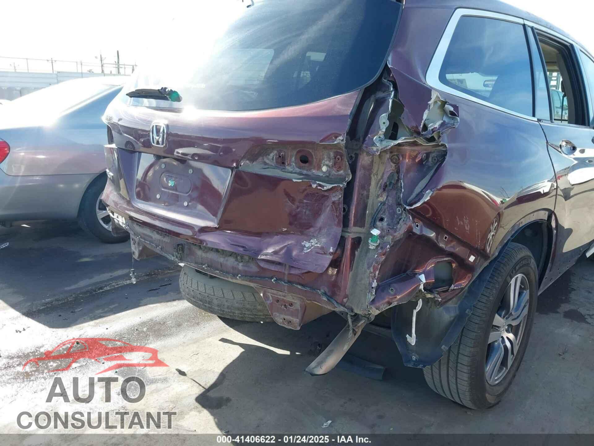 HONDA PILOT 2017 - 5FNYF5H3XHB002705
