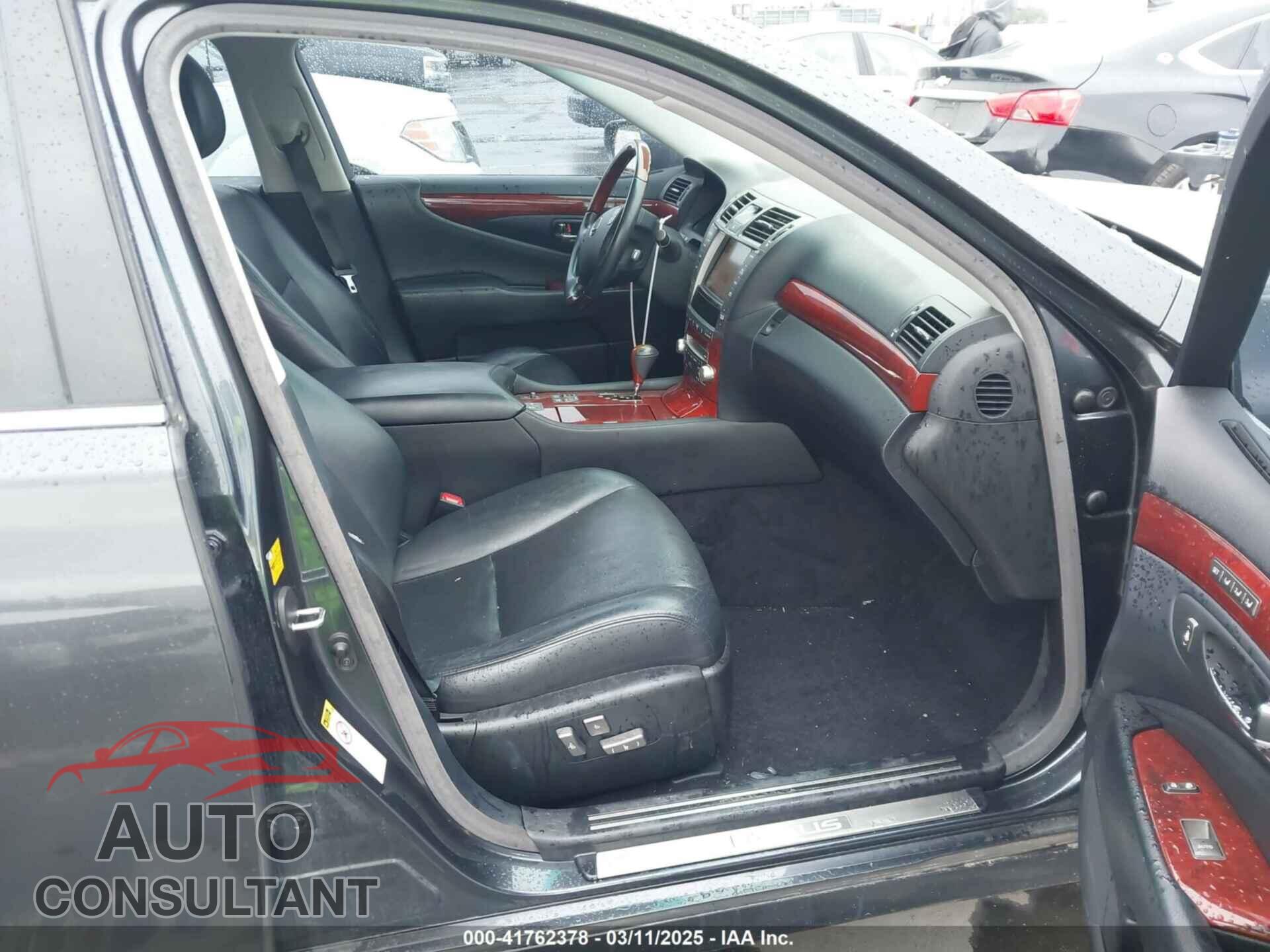 LEXUS LS 460 2010 - JTHCL5EF2A5007842