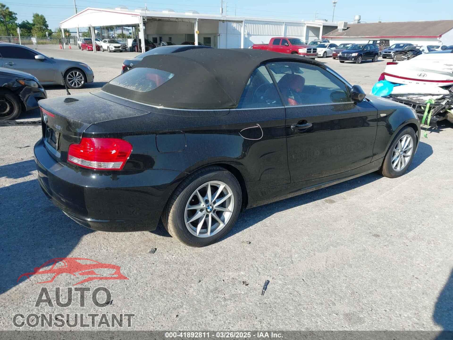 BMW 128I 2011 - WBAUL7C55BVM81049