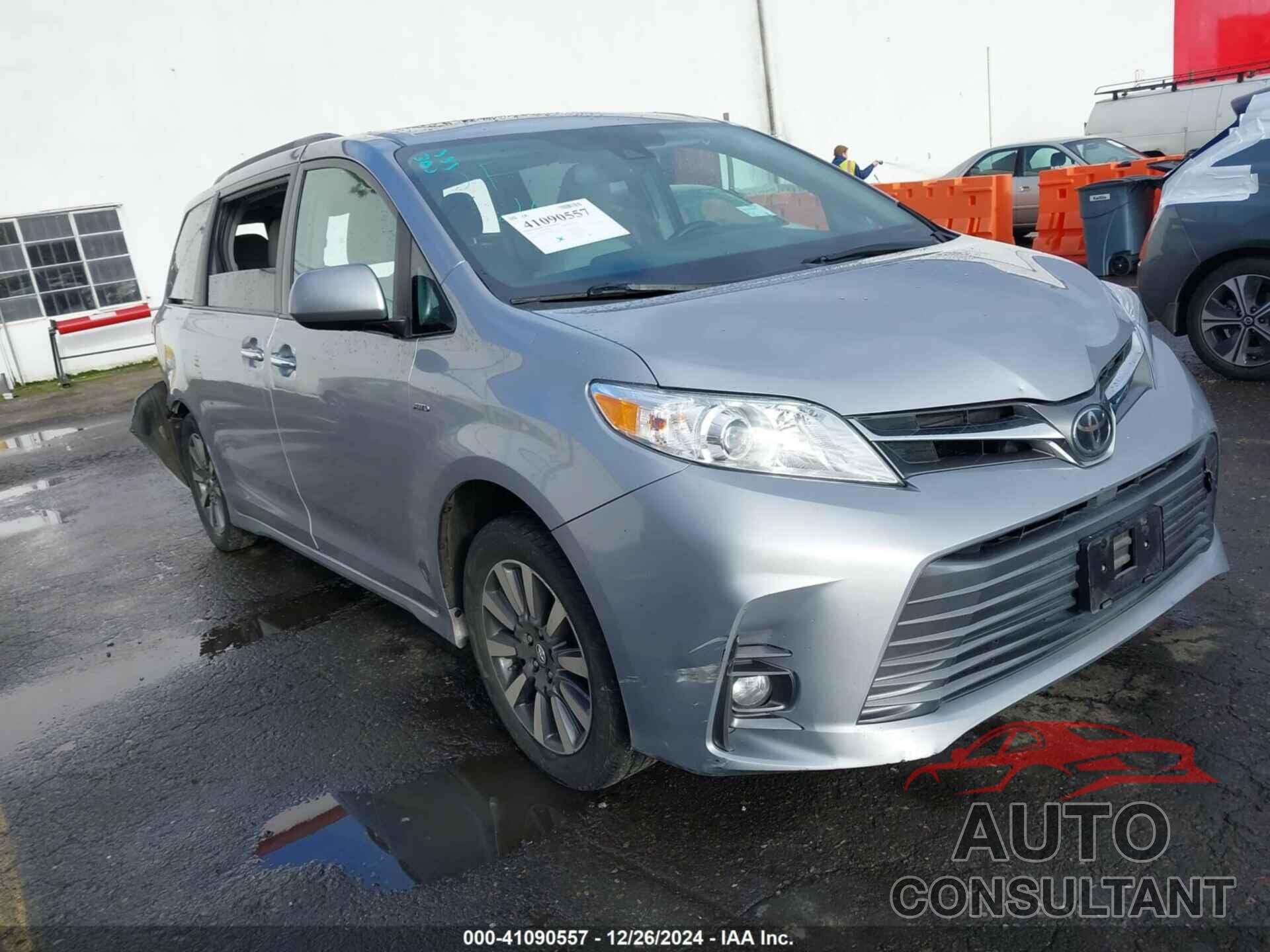 TOYOTA SIENNA 2018 - 5TDDZ3DC5JS205440