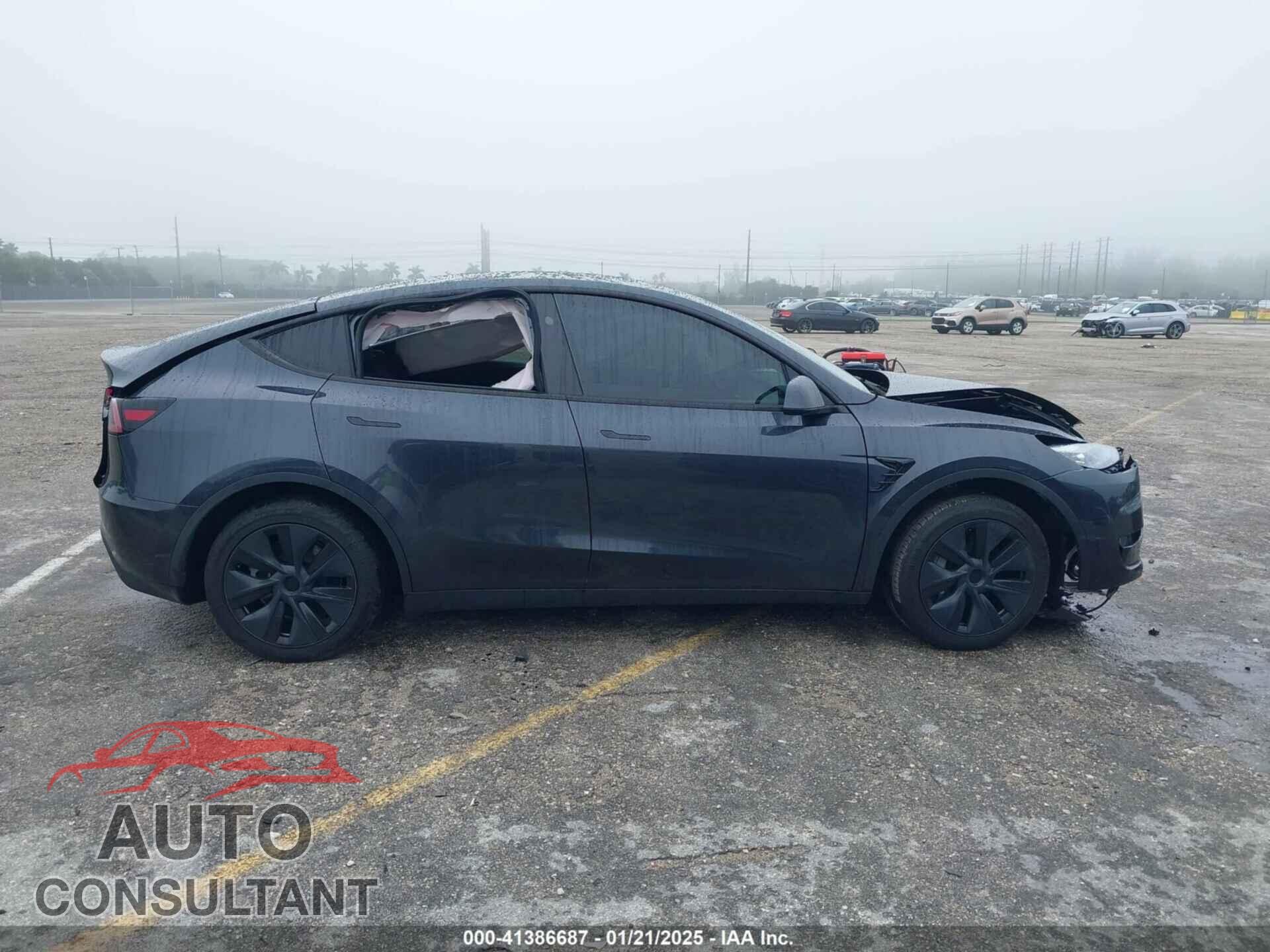TESLA MODEL Y 2024 - 7SAYGDED8RF213927