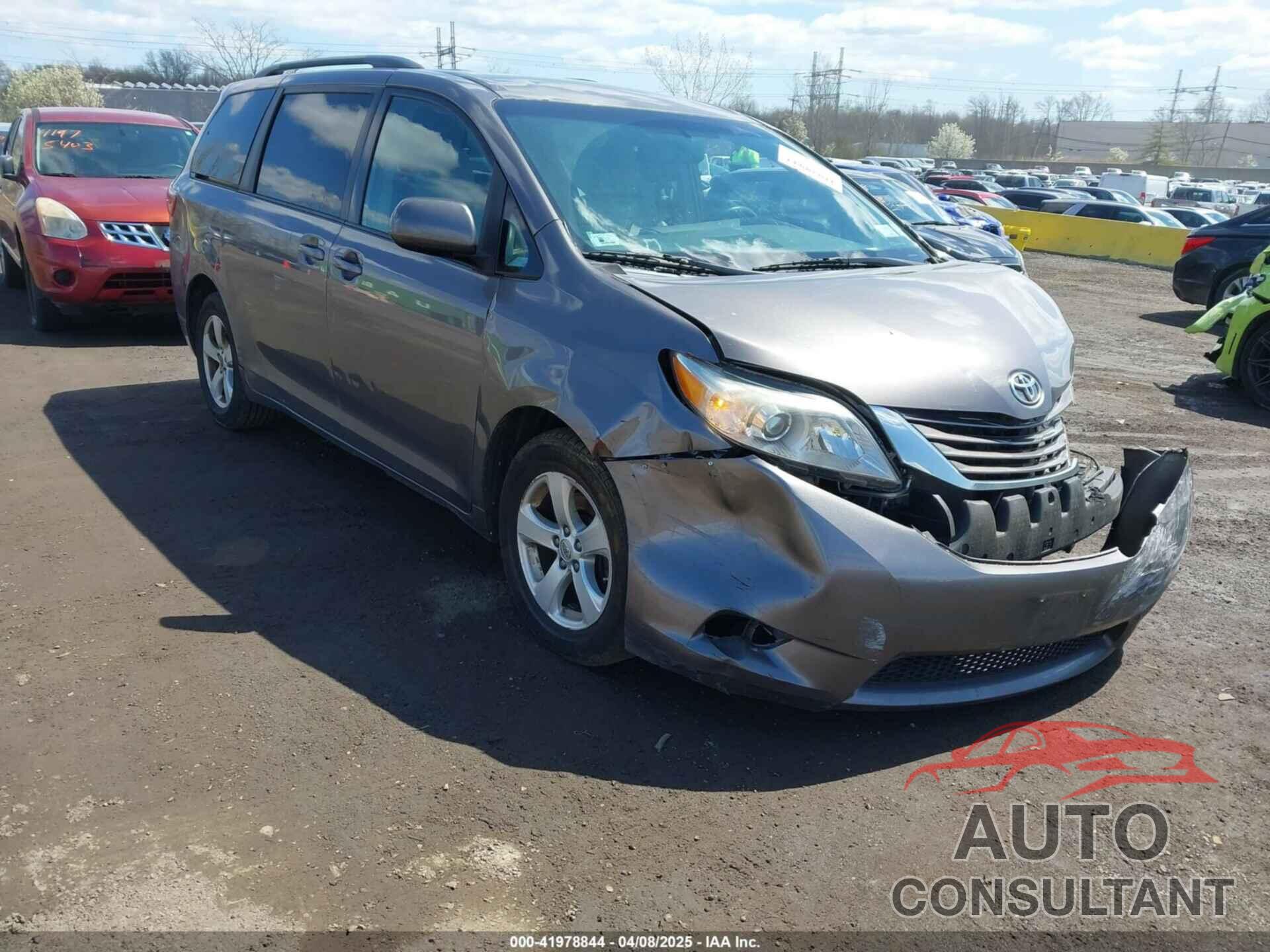 TOYOTA SIENNA 2015 - 5TDKK3DC6FS649056