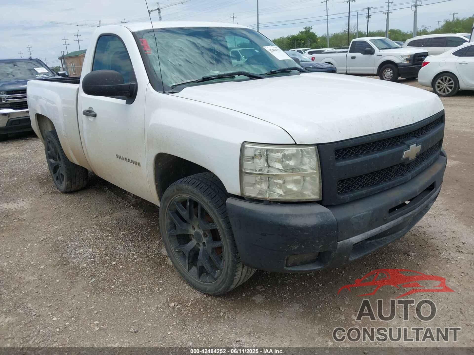 CHEVROLET SILVERADO 1500 2011 - 1GCNCPEX1BZ176517