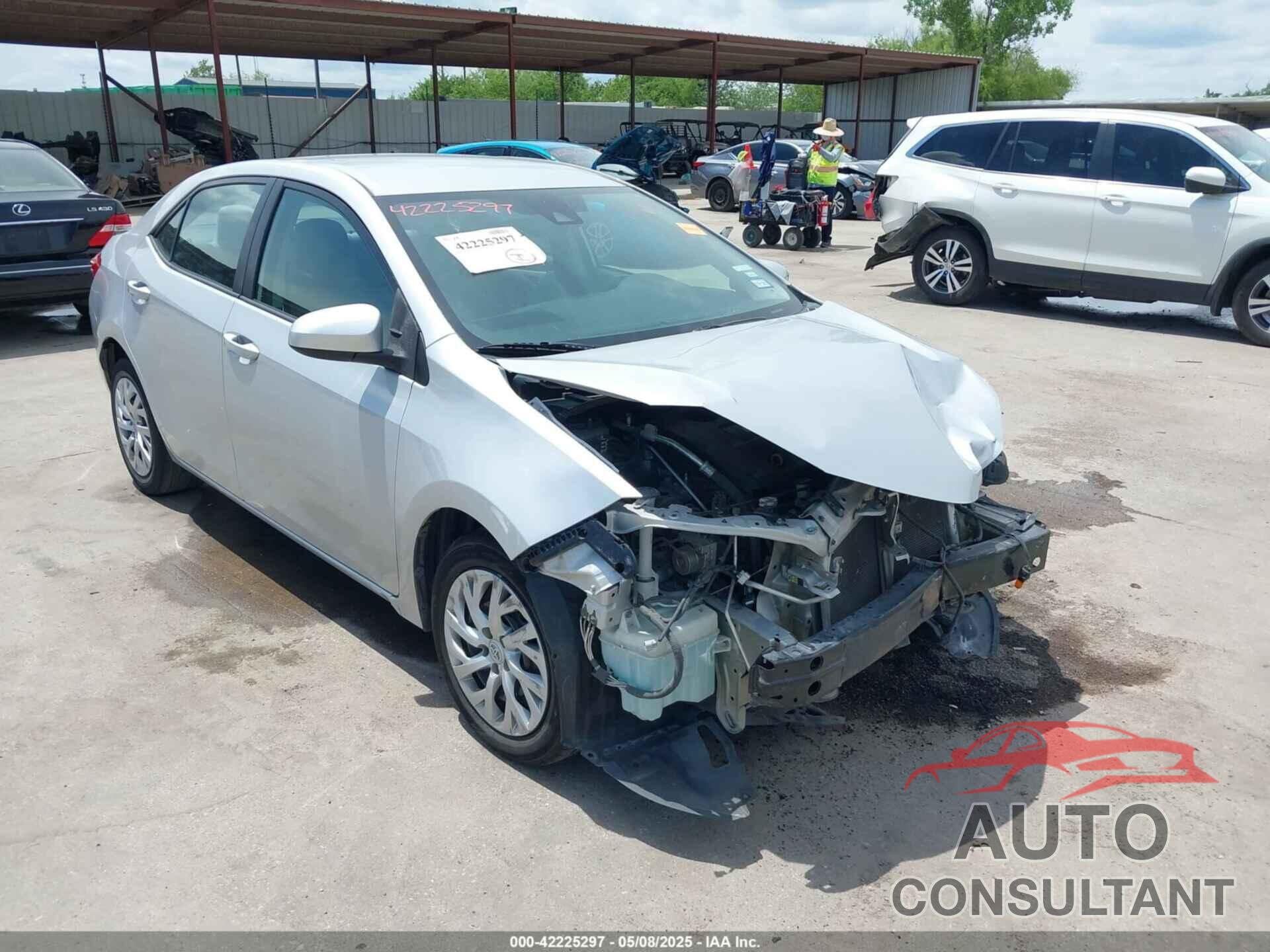 TOYOTA COROLLA 2018 - 5YFBURHE9JP793419
