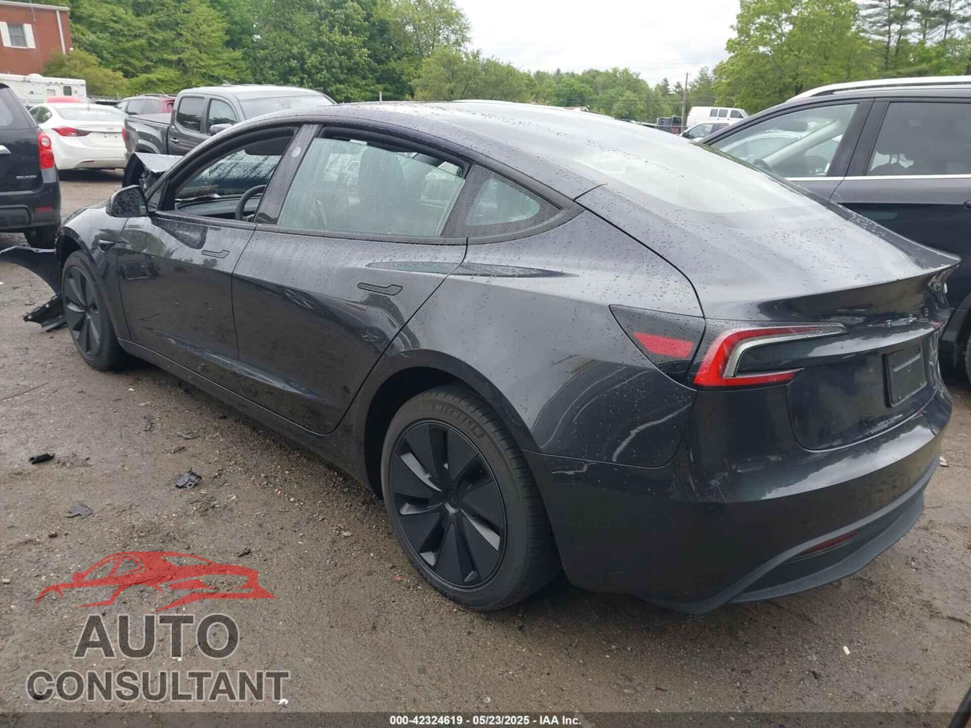 TESLA MODEL 3 2024 - 5YJ3E1EA3RF831013