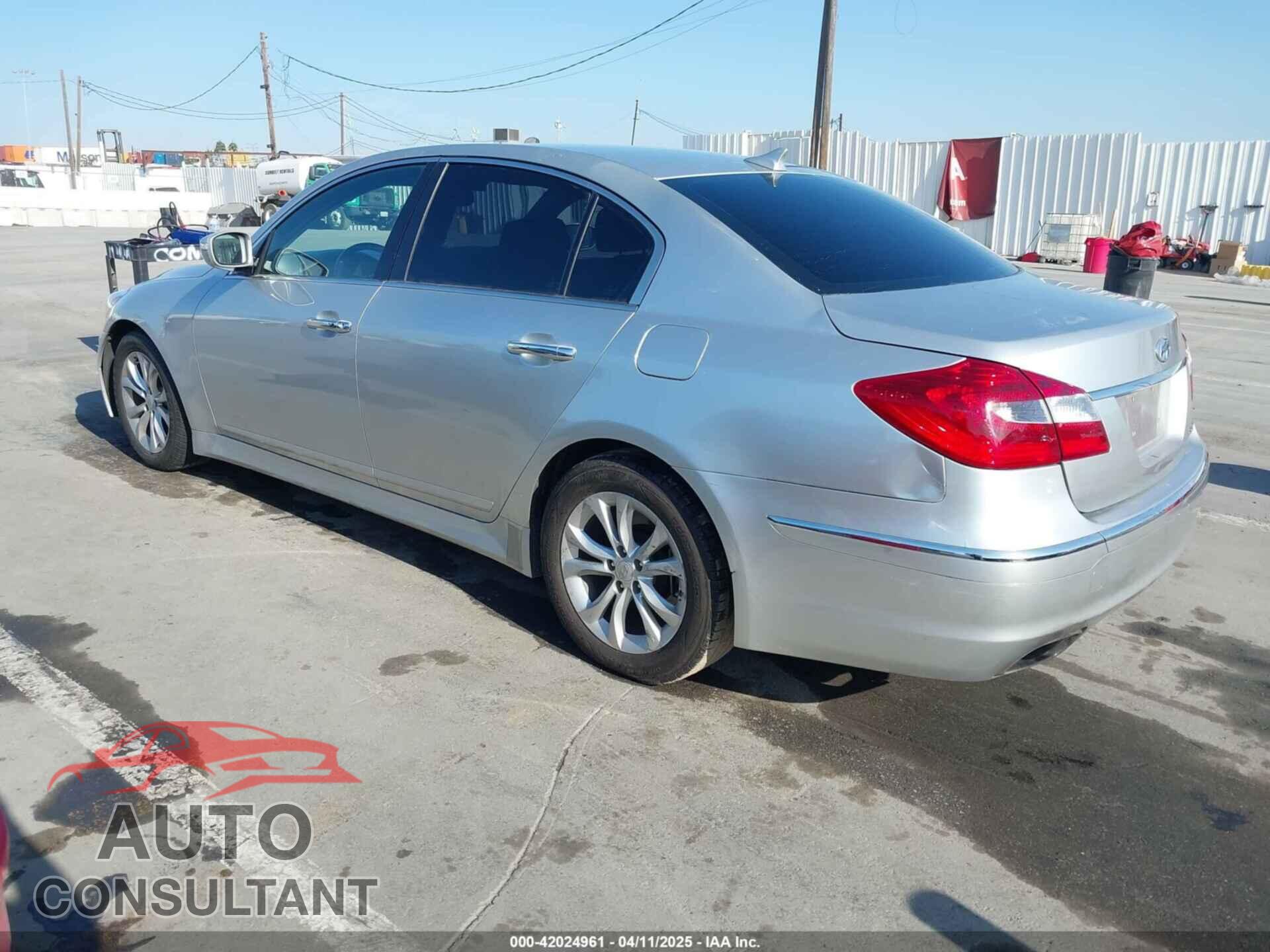 HYUNDAI GENESIS 2013 - KMHGC4DD2DU235455