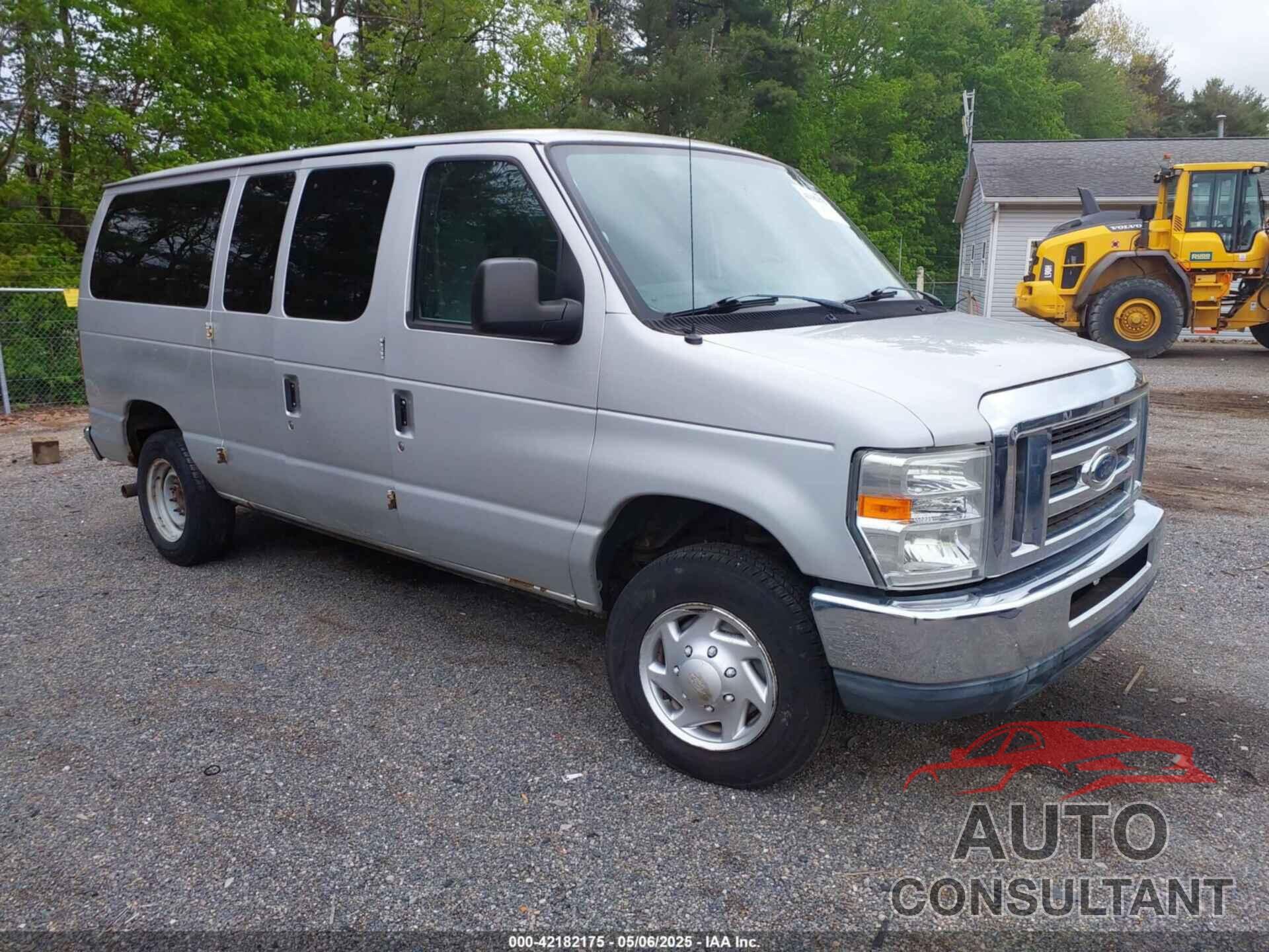 FORD E-350 SUPER DUTY 2011 - 1FBNE3BL0BDB03743