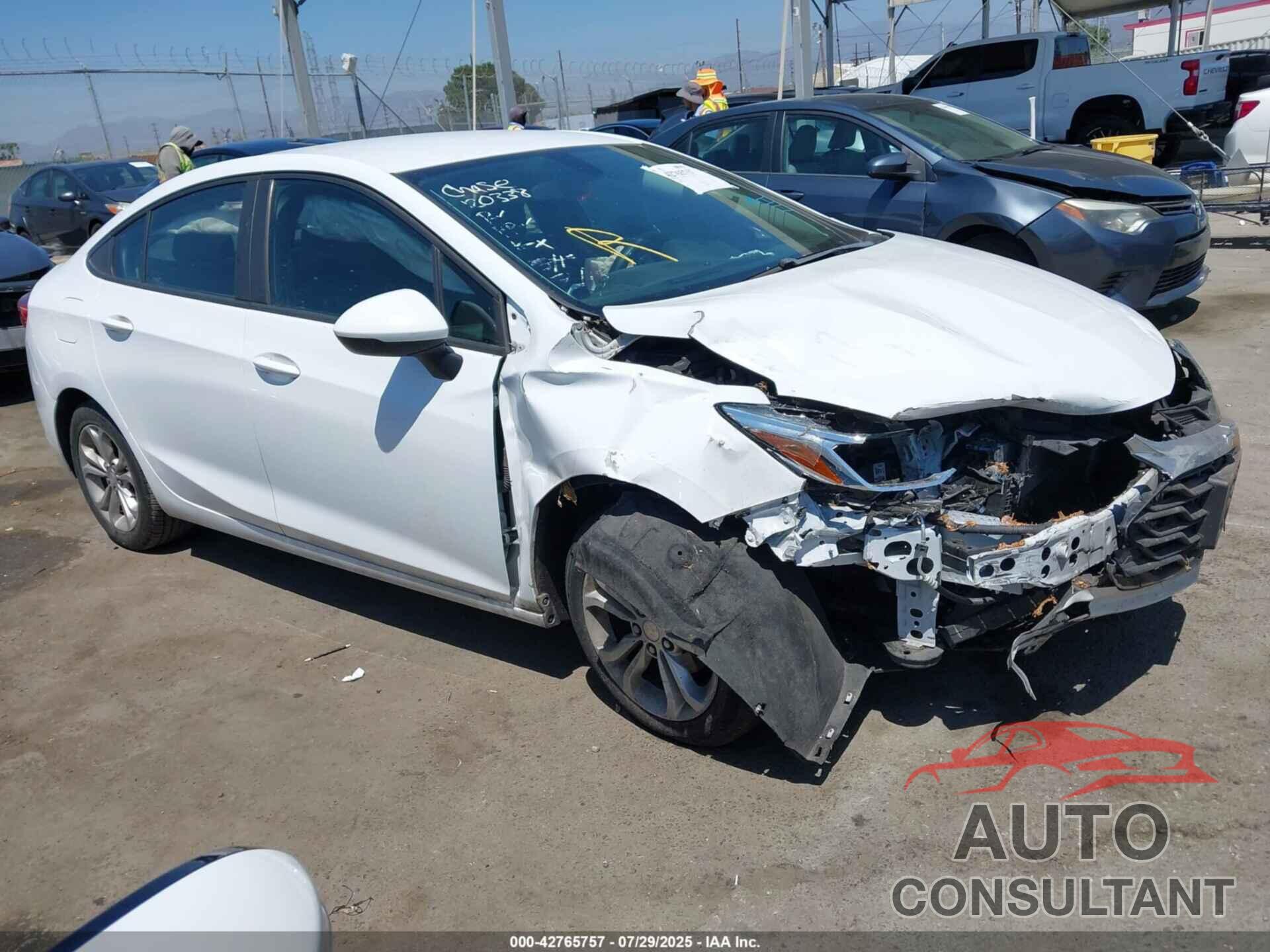 CHEVROLET CRUZE 2019 - 1G1BC5SMXK7120338