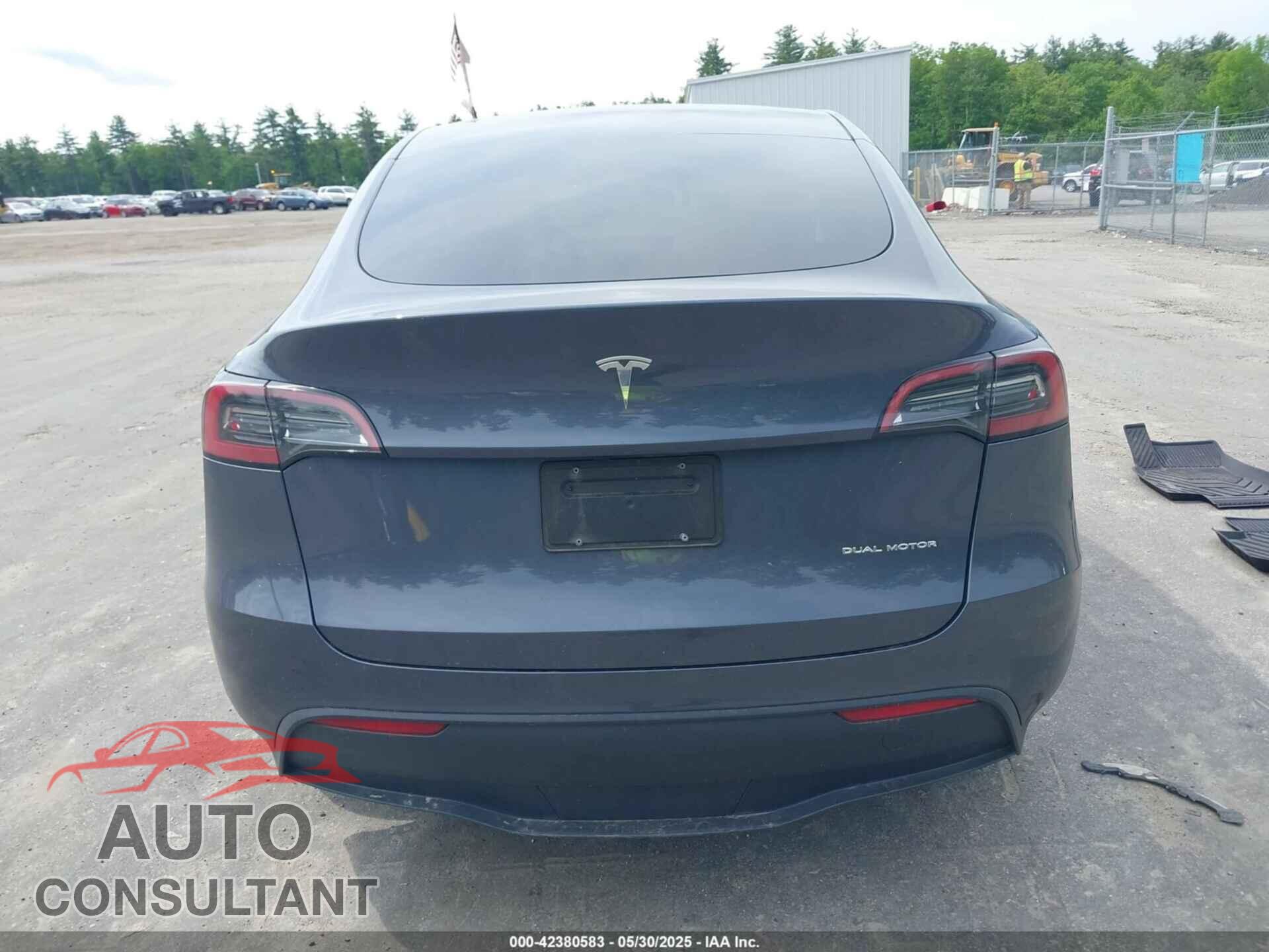 TESLA MODEL Y 2023 - 7SAYGAEEXPF856428