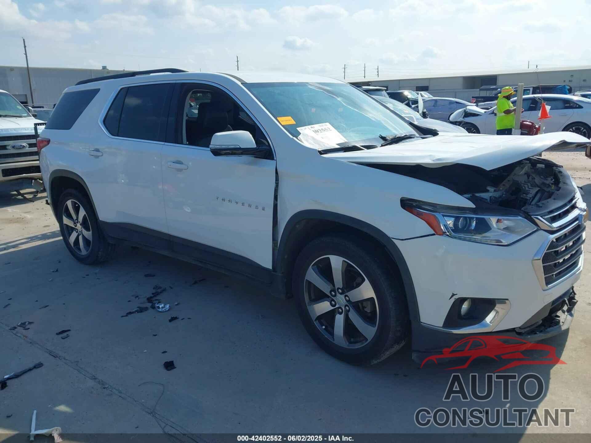 CHEVROLET TRAVERSE 2019 - 1GNERHKW8KJ243720