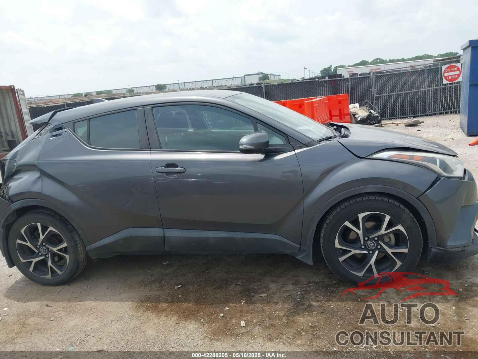 TOYOTA C-HR 2018 - NMTKHMBX5JR031048