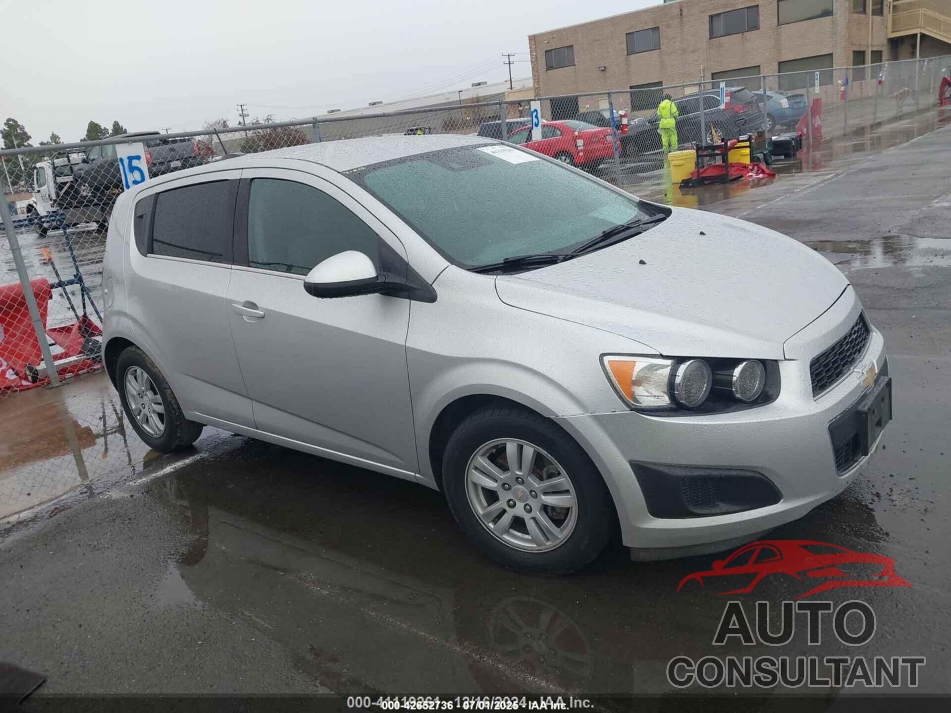 CHEVROLET SONIC 2015 - 1G1JC6SBXF4126843