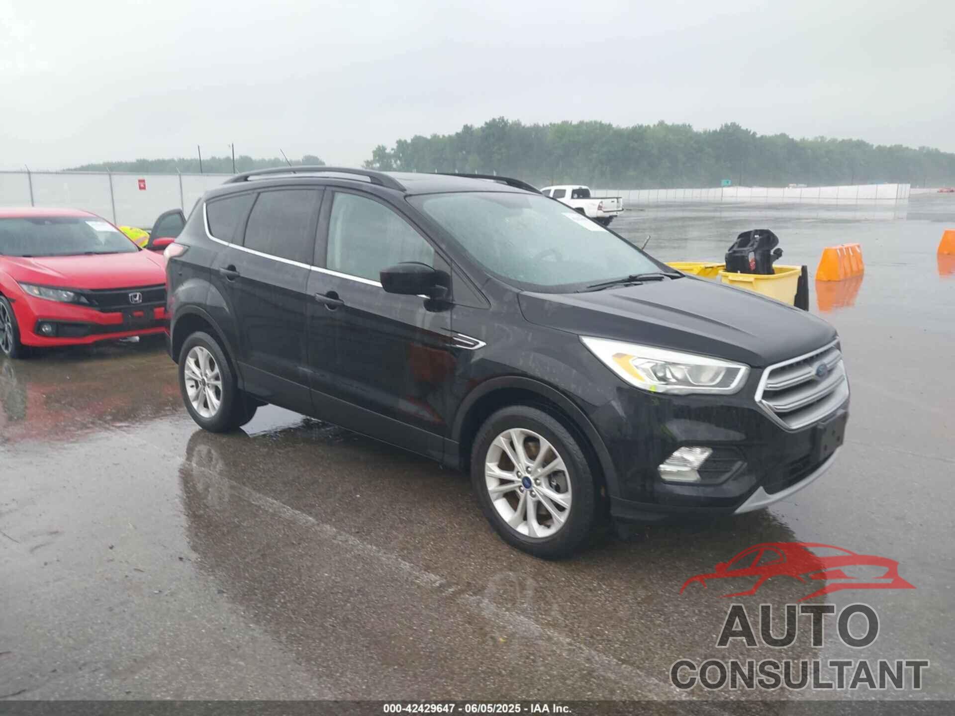 FORD ESCAPE 2017 - 1FMCU0G91HUA48001