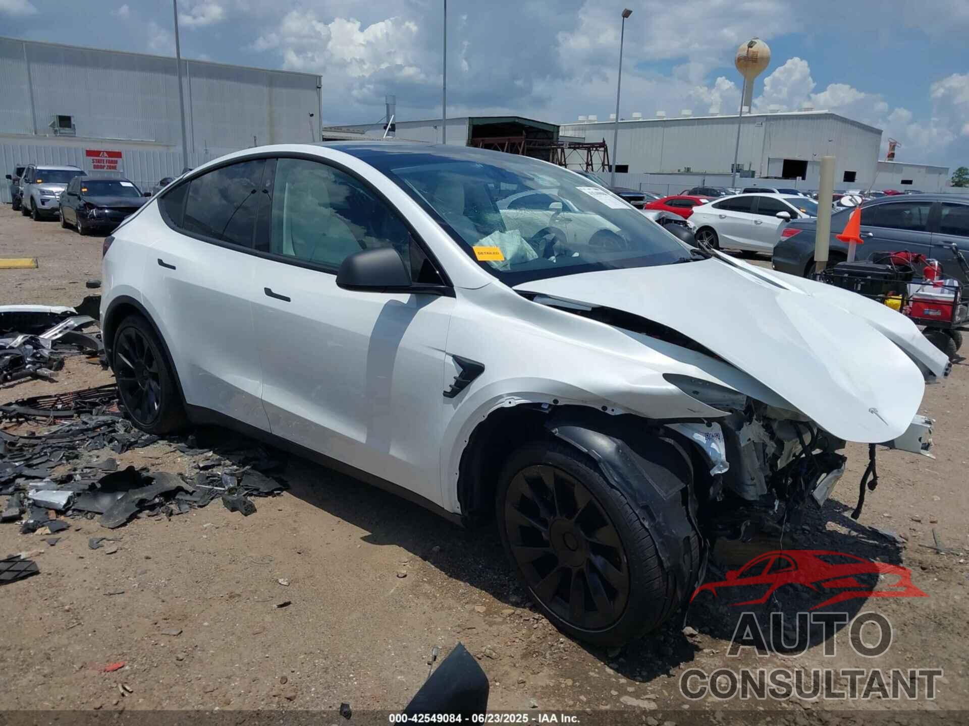 TESLA MODEL Y 2025 - 7SAYGDED4SA350415