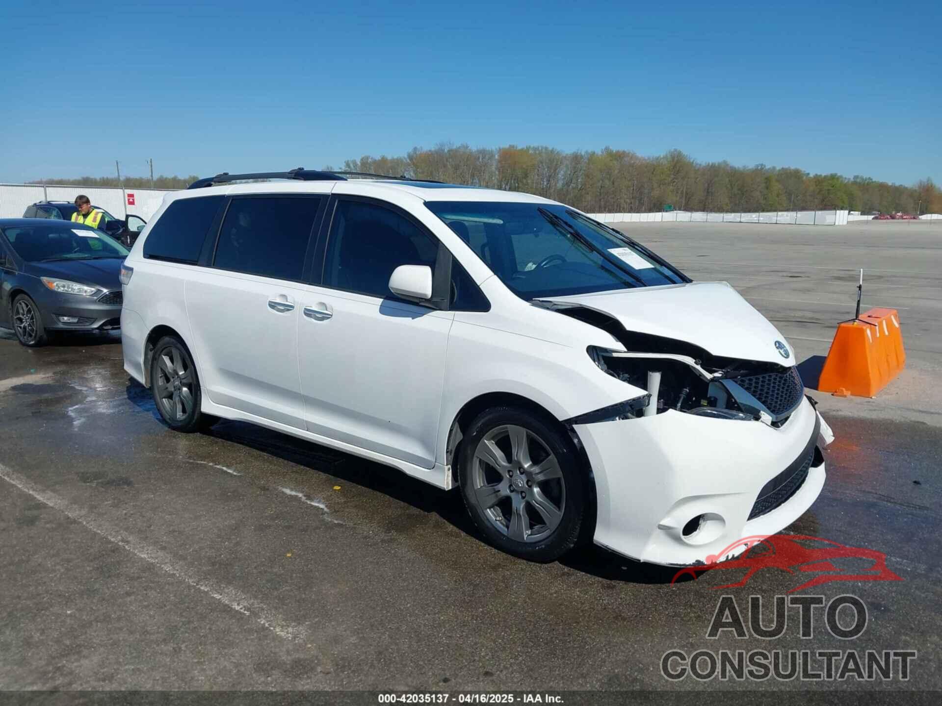 TOYOTA SIENNA 2017 - 5TDXZ3DC8HS871148
