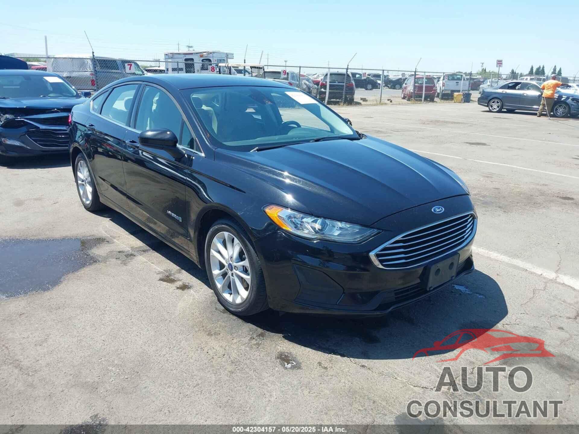 FORD FUSION HYBRID 2019 - 3FA6P0LU2KR262227