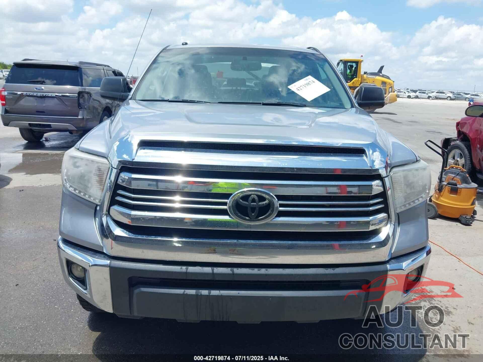 TOYOTA TUNDRA 2017 - 5TFDW5F17HX584574
