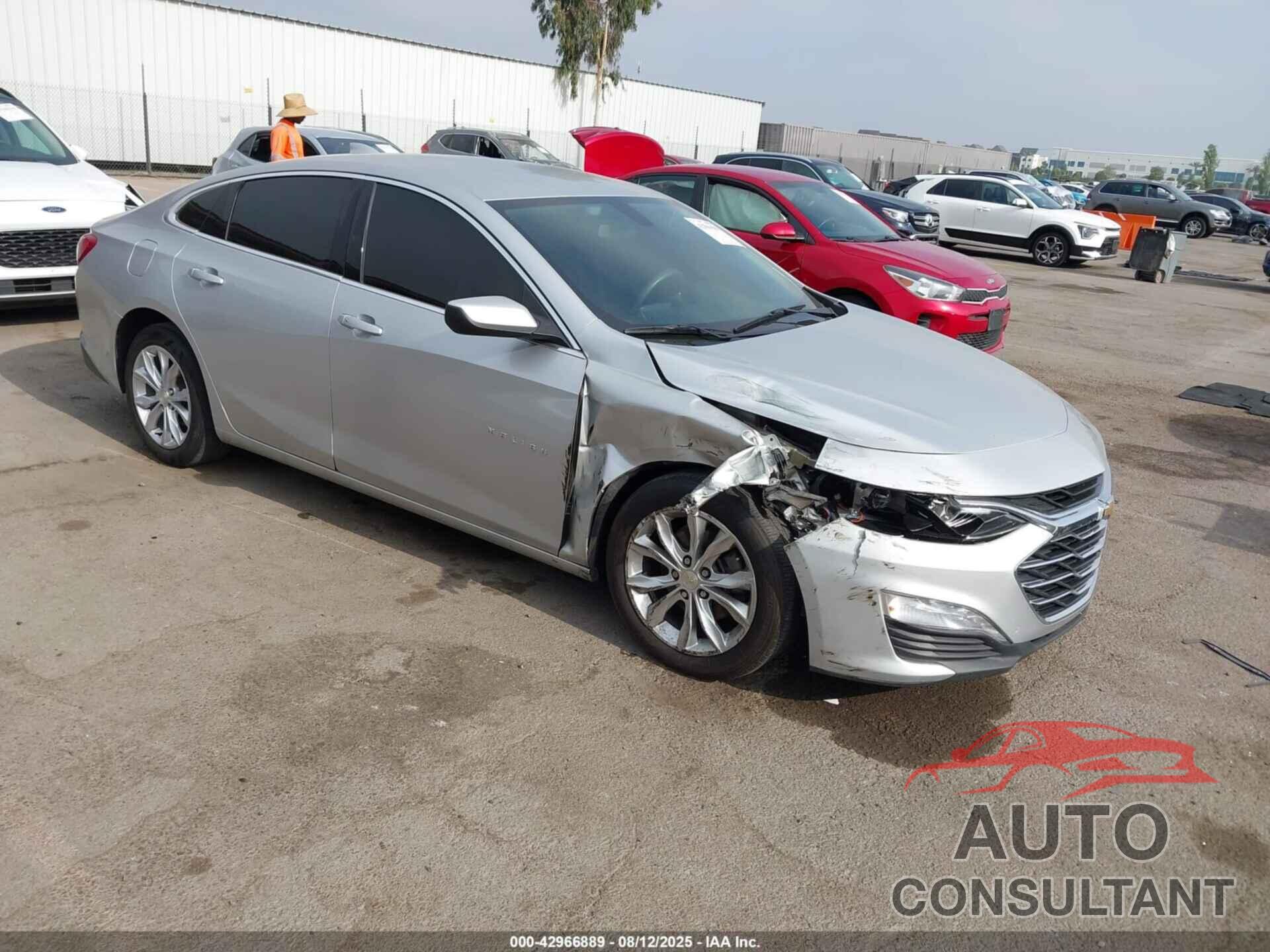CHEVROLET MALIBU 2020 - 1G1ZD5ST7LF038982