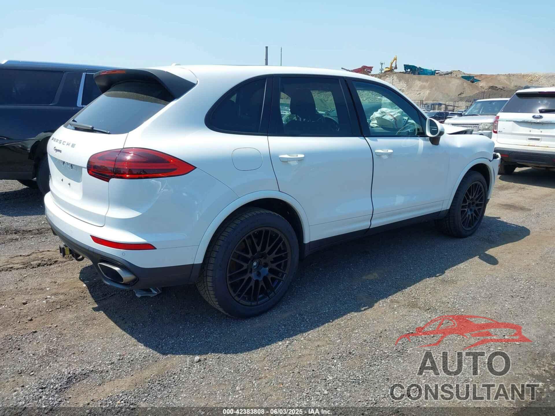 PORSCHE CAYENNE 2018 - WP1AA2A28JKA02807