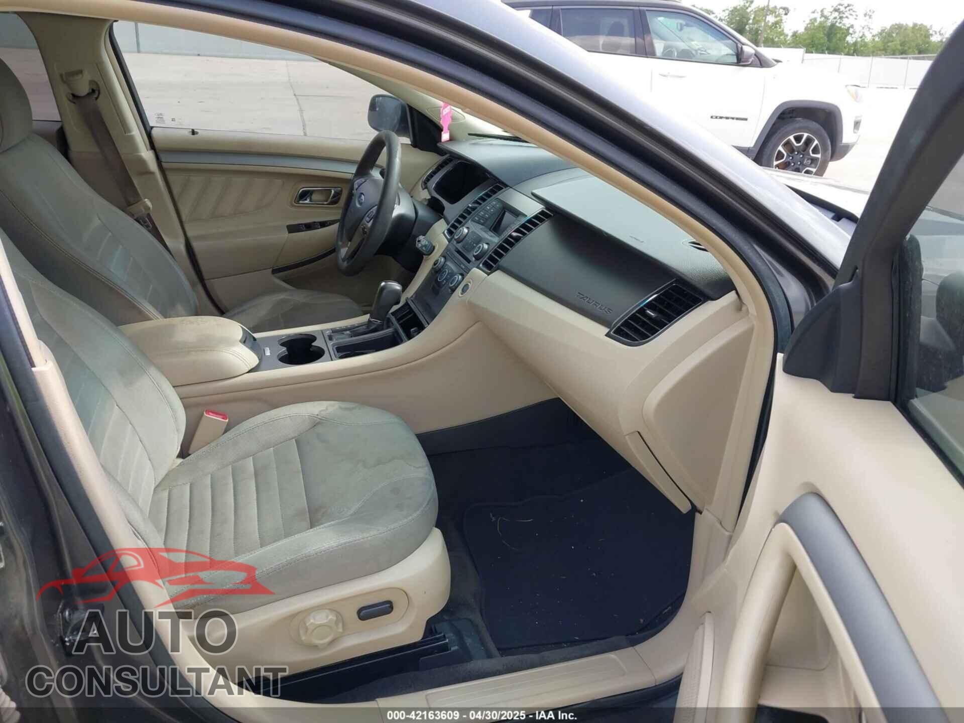 FORD TAURUS 2015 - 1FAHP2D82FG145721