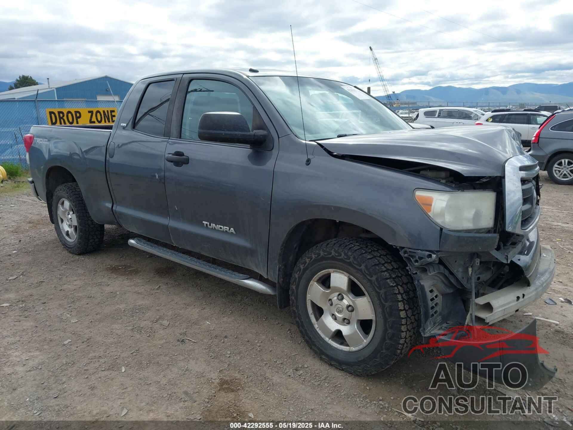 TOYOTA TUNDRA 2011 - 5TFUM5F14BX023410