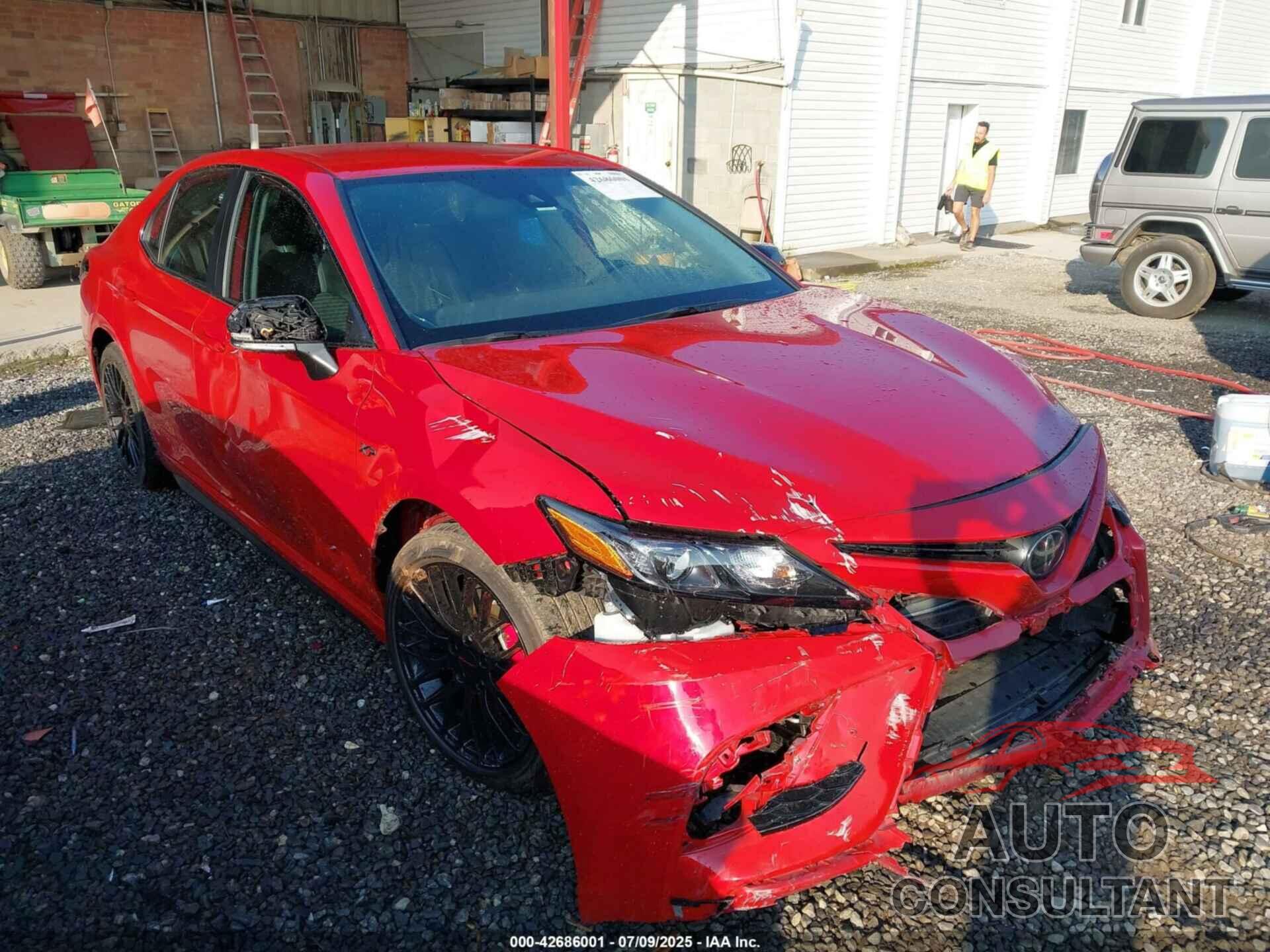 TOYOTA CAMRY 2022 - 4T1G11AK0NU041452