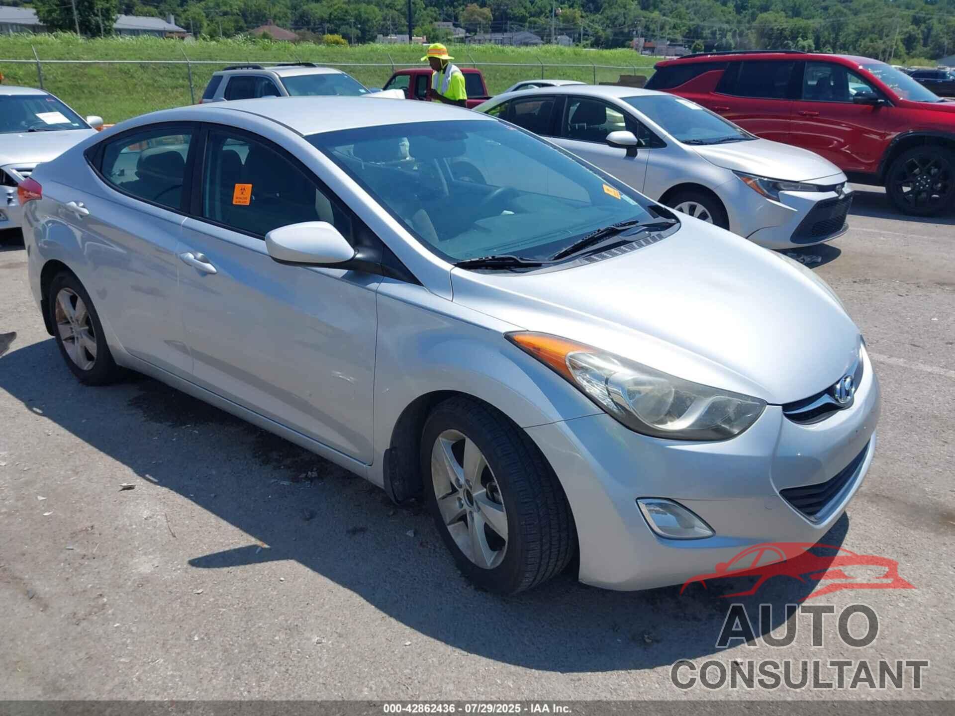 HYUNDAI ELANTRA 2013 - 5NPDH4AE9DH257551