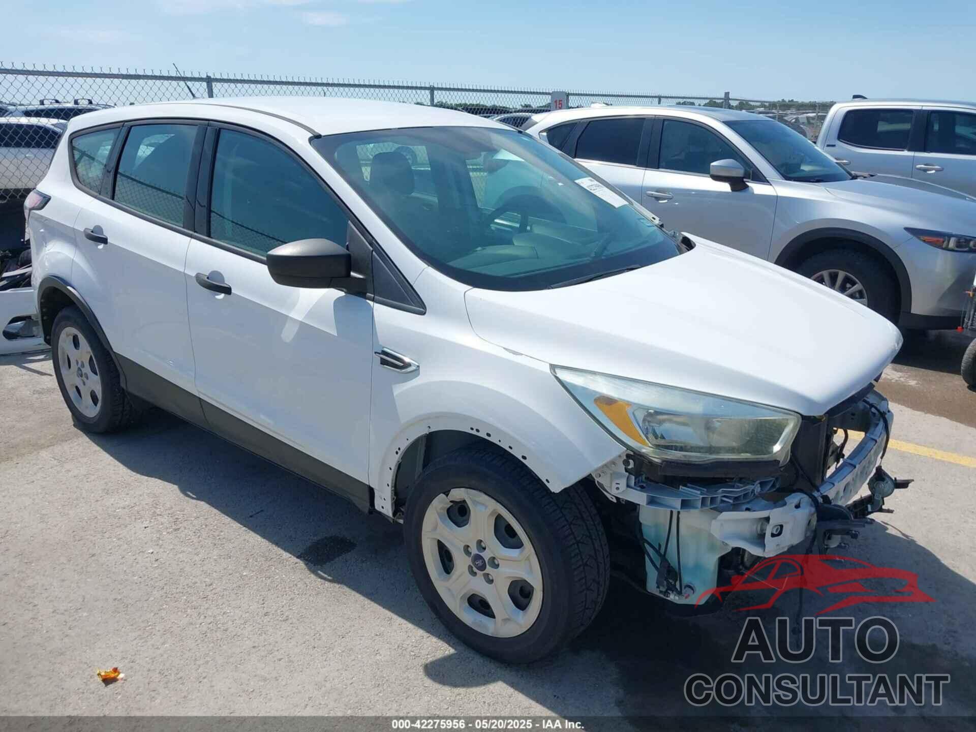FORD ESCAPE 2017 - 1FMCU0F70HUB60224