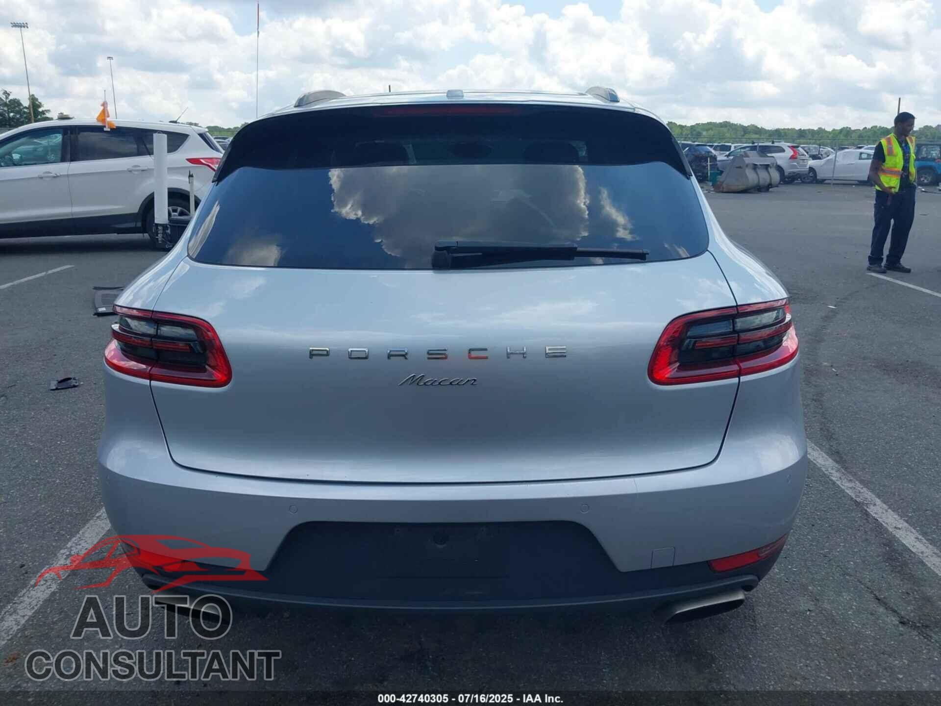 PORSCHE MACAN 2017 - WP1AA2A52HLB08376