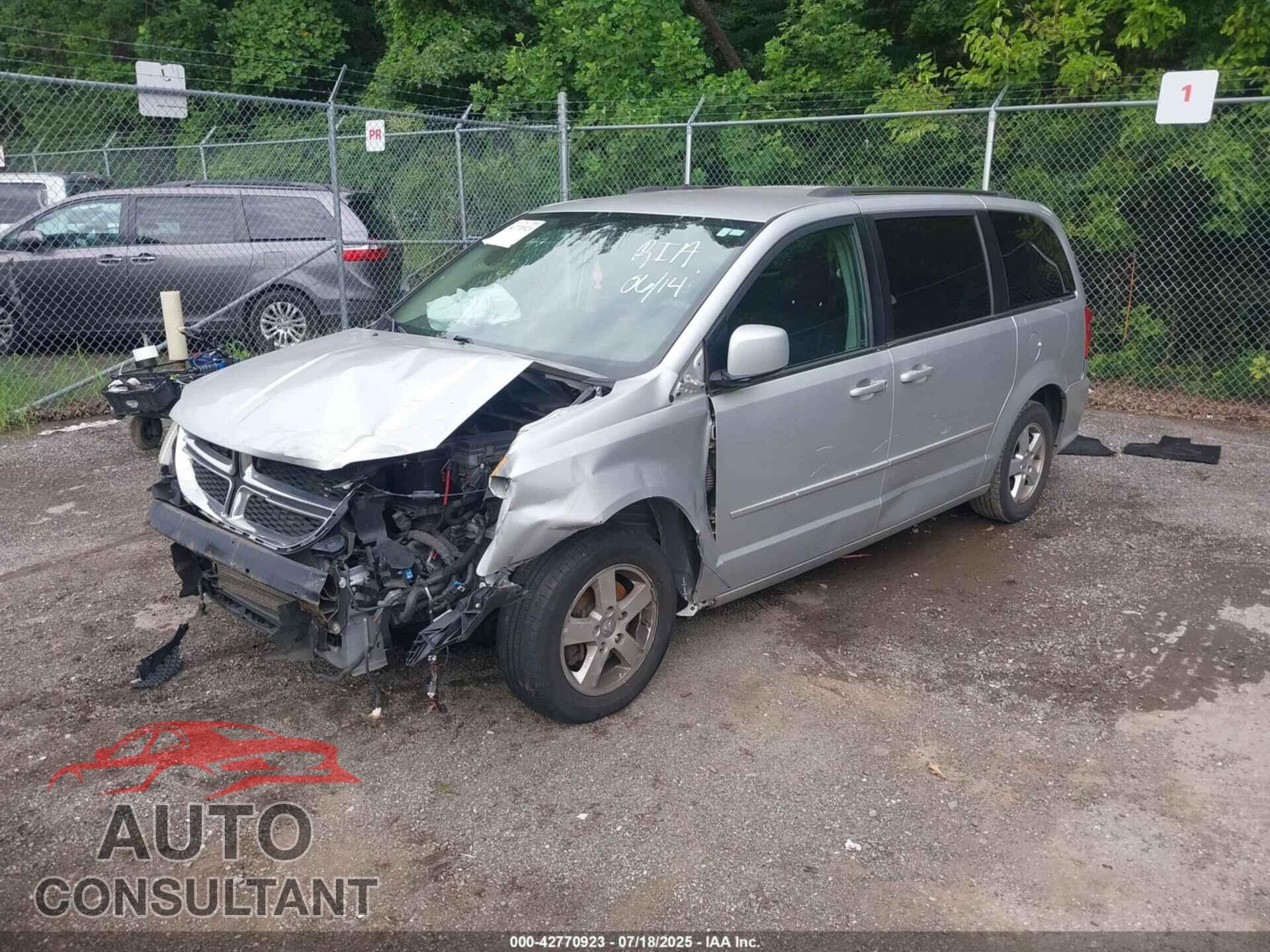 DODGE GRAND CARAVAN 2011 - 2D4RN5DG3BR720773