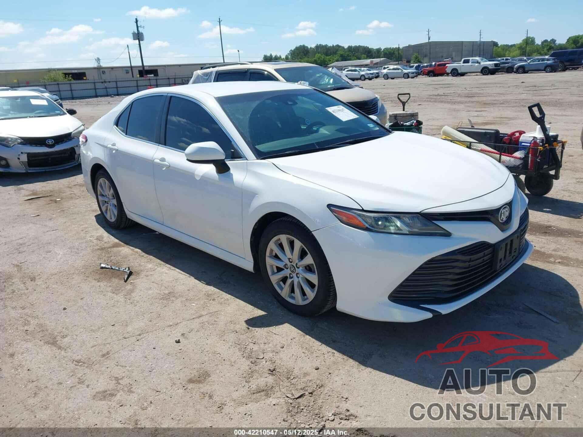 TOYOTA CAMRY 2018 - 4T1B11HK9JU607070