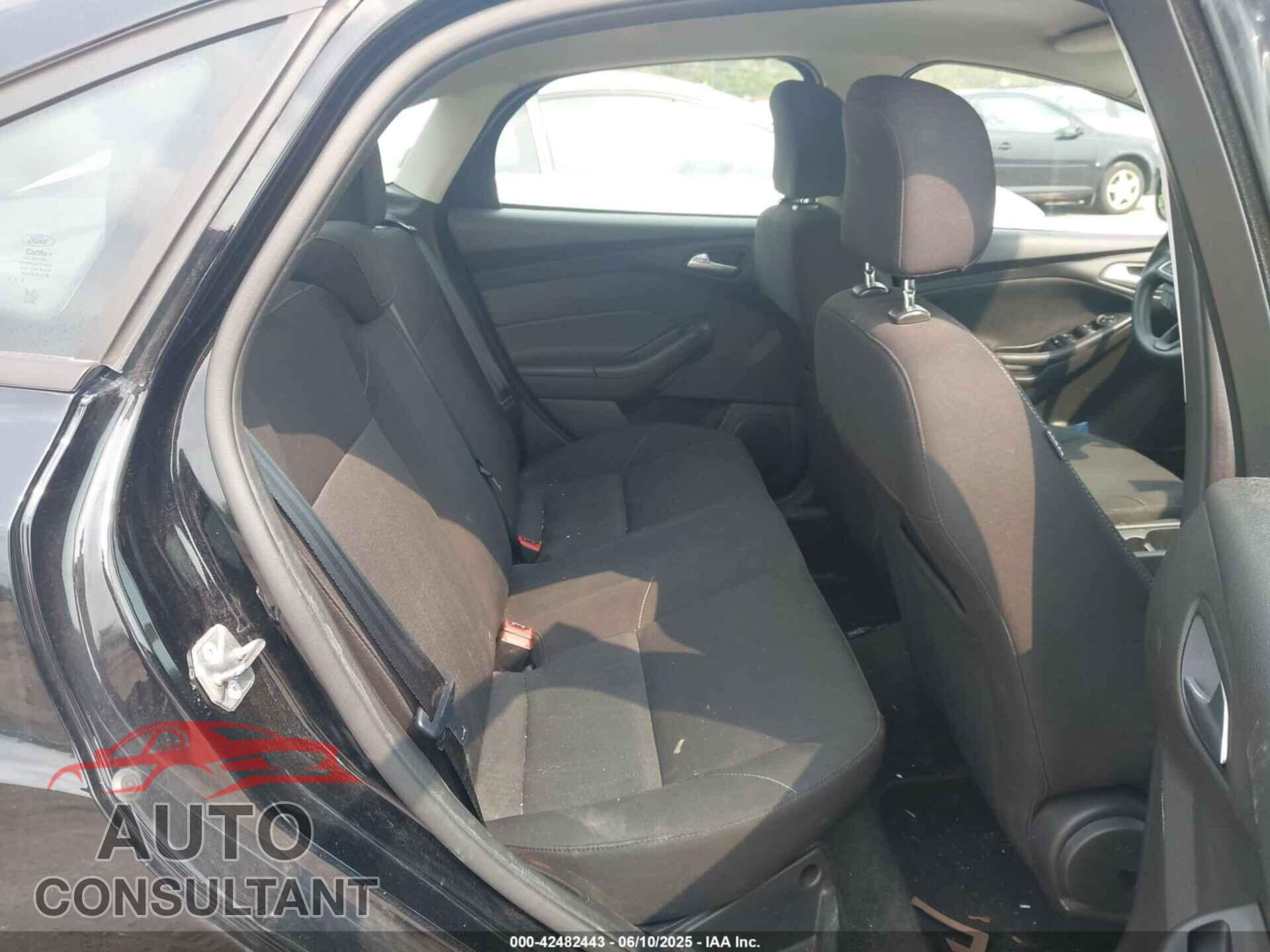 FORD FOCUS 2017 - 1FADP3F24HL346463